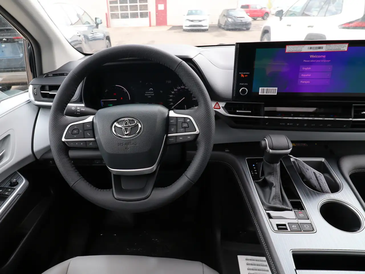 Toyota Sienna снимка Toyota Sienna