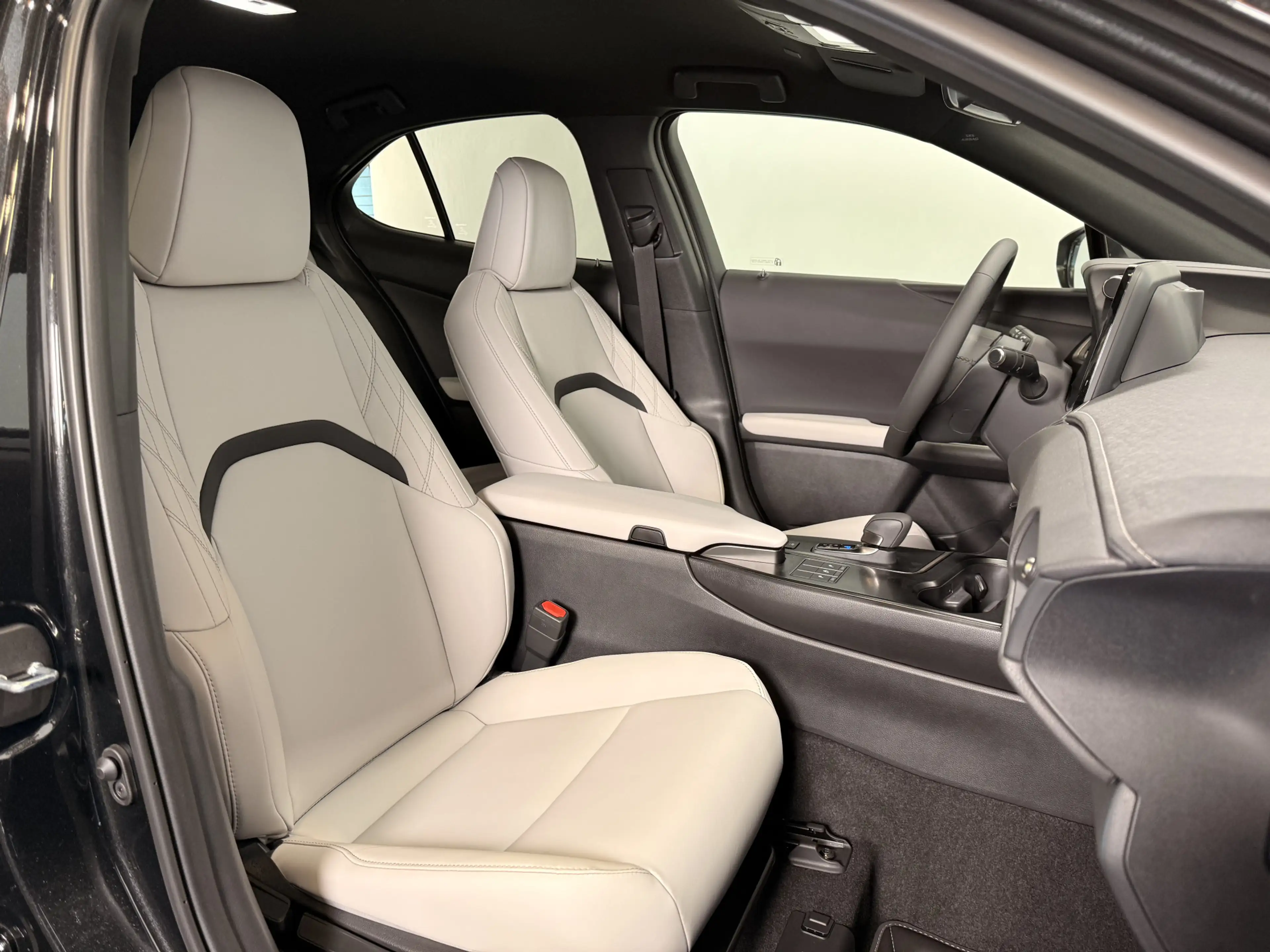 Lexus UX 300h 35th Edition | Apple Carplay | Licht leder | — photo 9