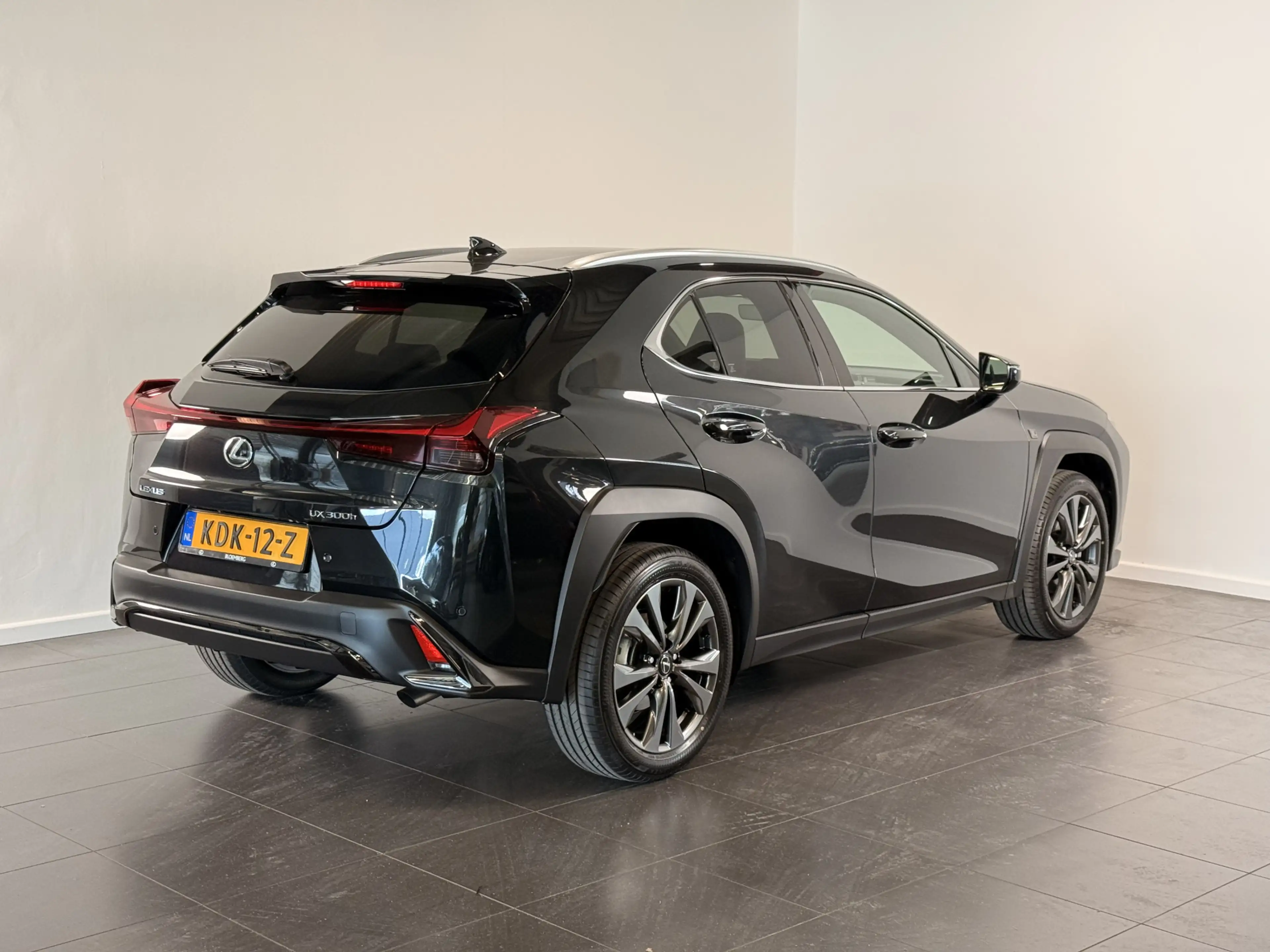 Lexus UX 300h 35th Edition | Apple Carplay | Licht leder | — photo 3
