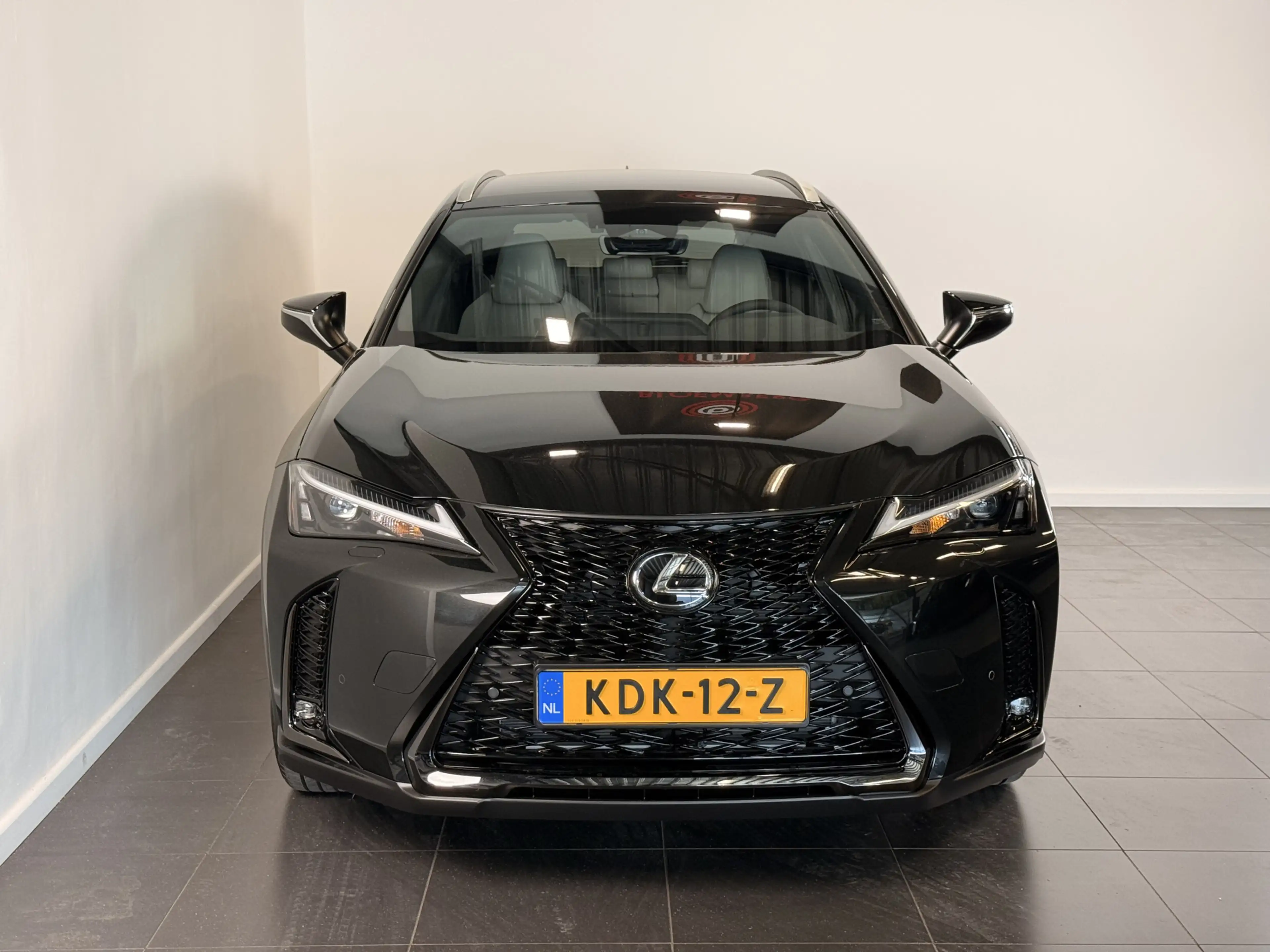 Lexus UX 300h 35th Edition | Apple Carplay | Licht leder | — photo 4