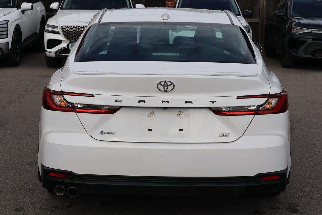2026 Toyota Camry SE — снимка 1