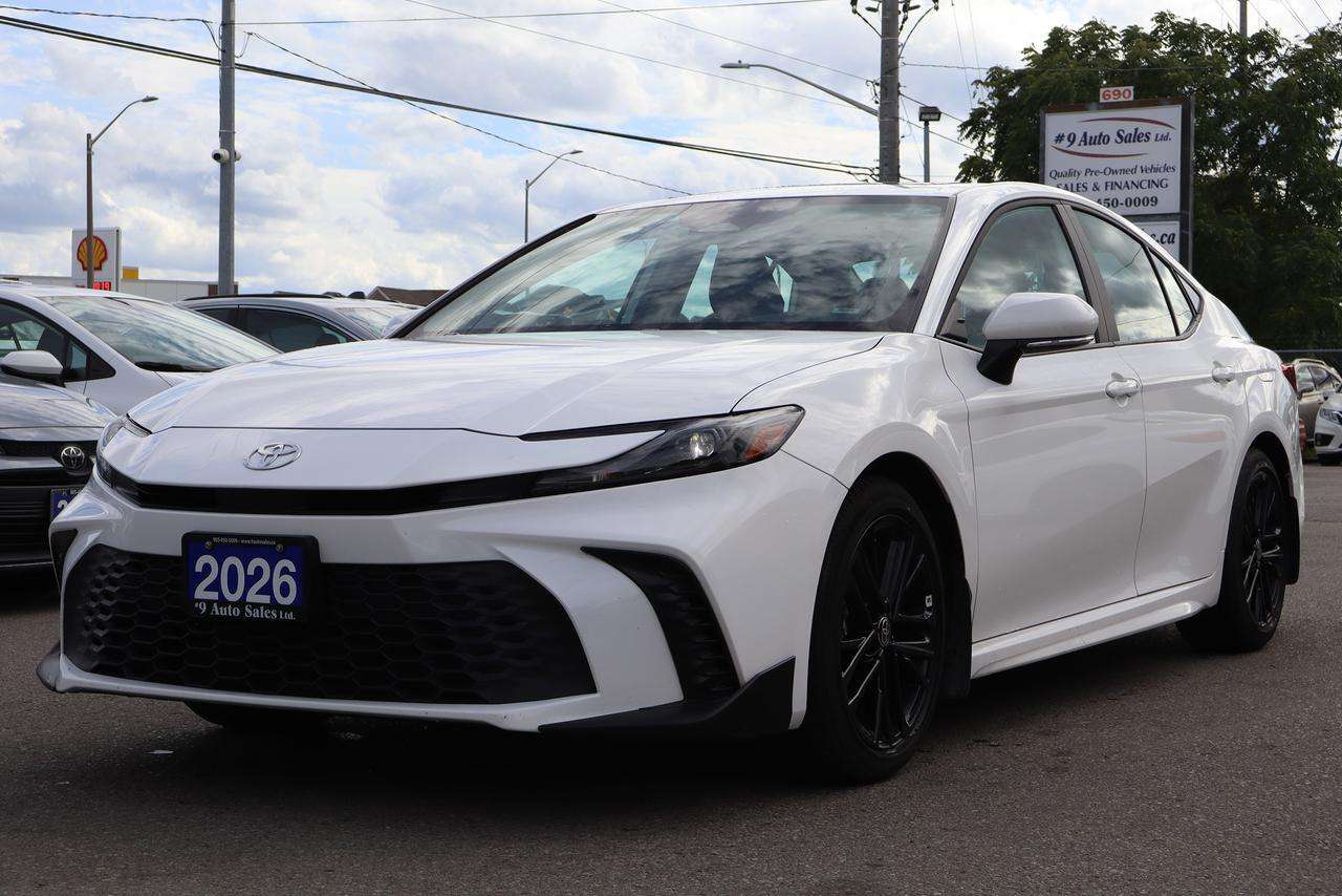 2026 Toyota Camry SE — снимка 1