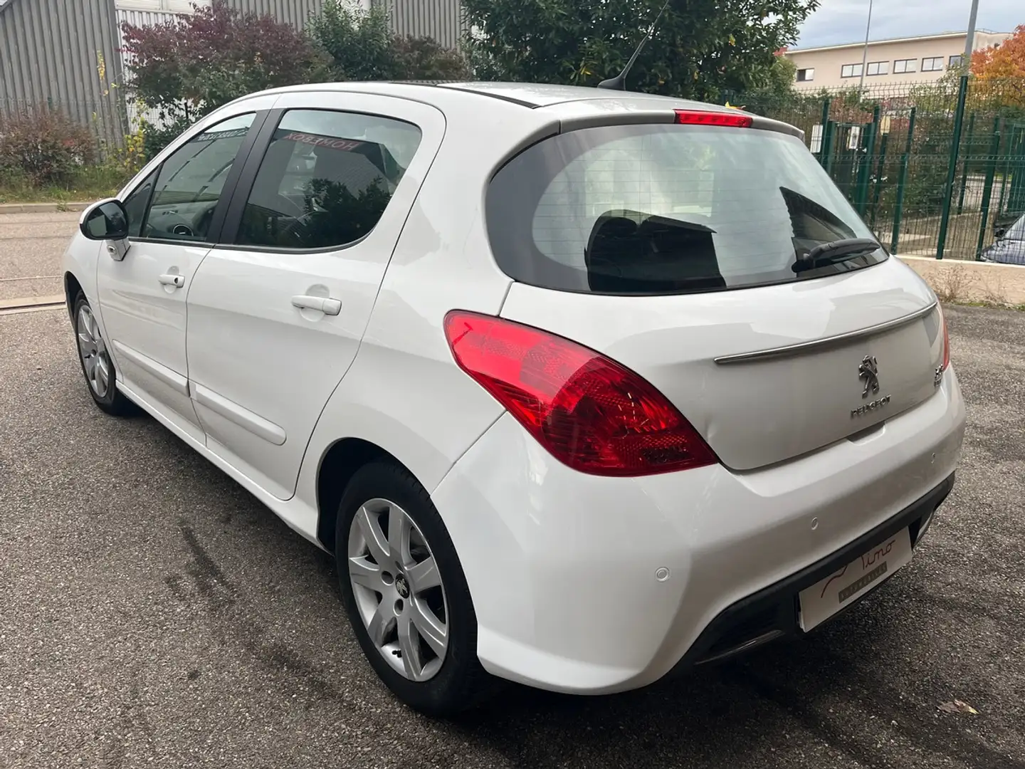 Peugeot 308 e-HDi 112 FELINE 1ERE MAIN  GARANTIE 12 MOIS Blanc - 2