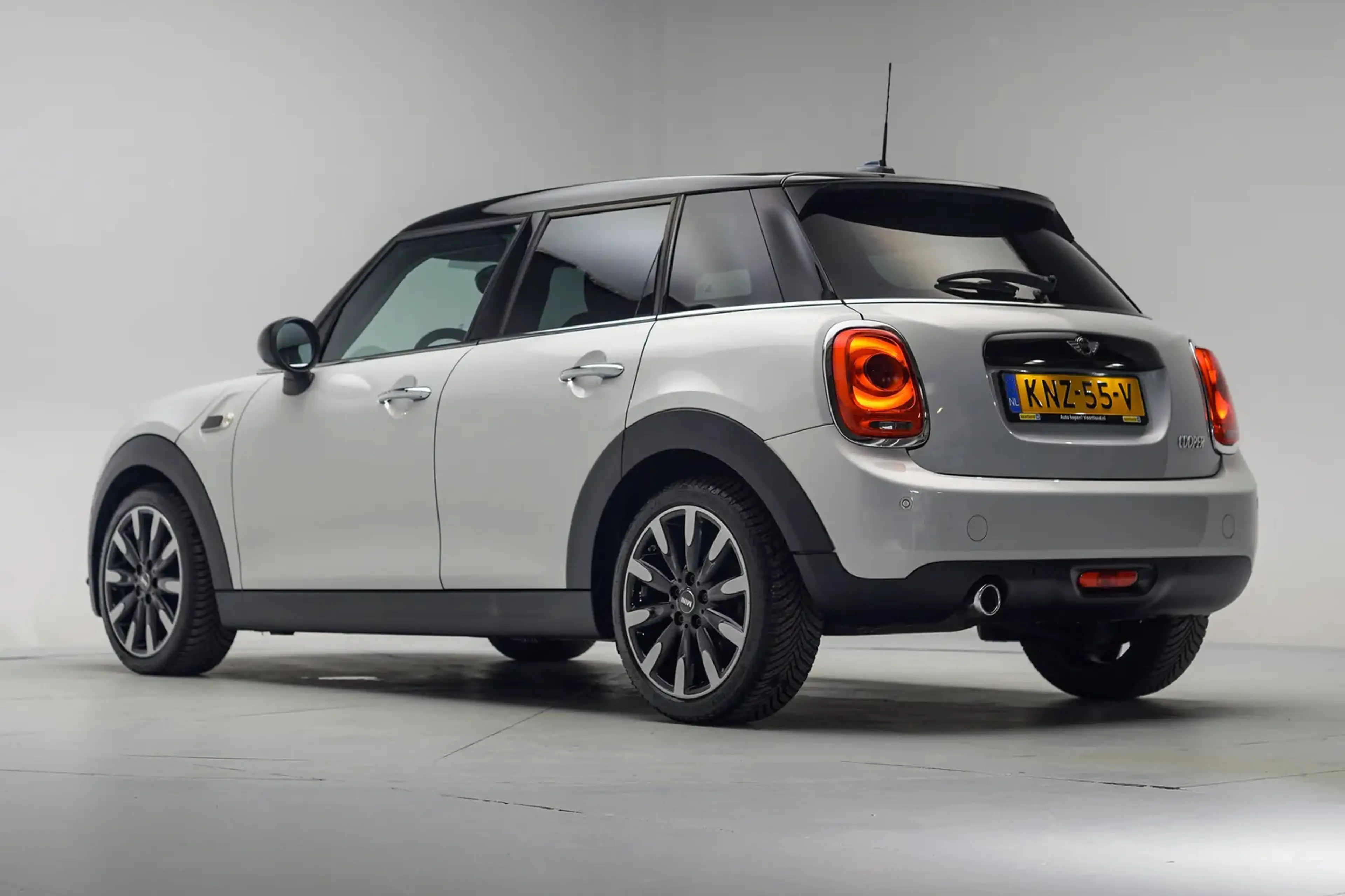 MINI Cooper 1.5 Business 5-Deurs [ LED Navi Sportstoelen Half- — photo 3