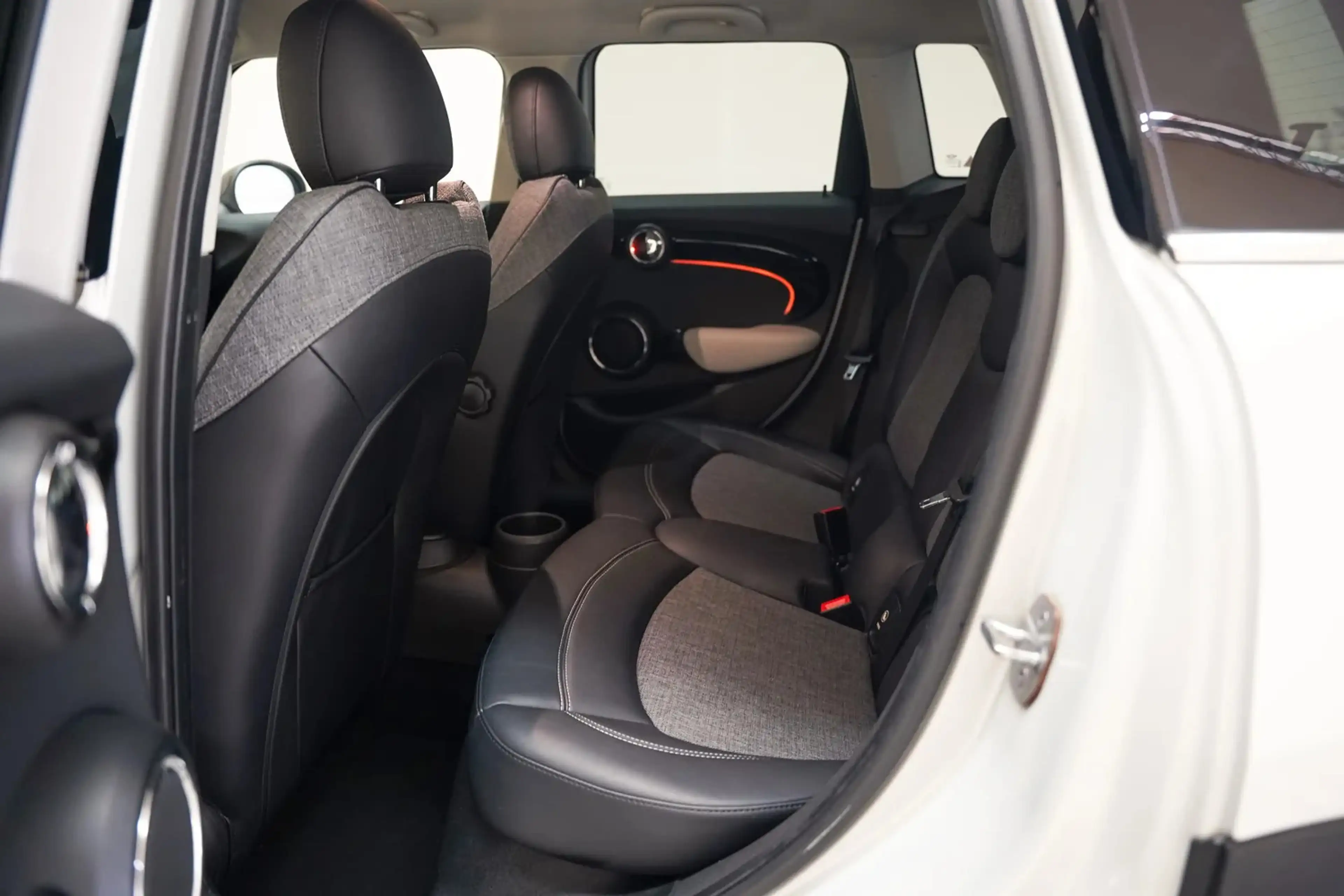 MINI Cooper 1.5 Business 5-Deurs [ LED Navi Sportstoelen Half- — photo 10