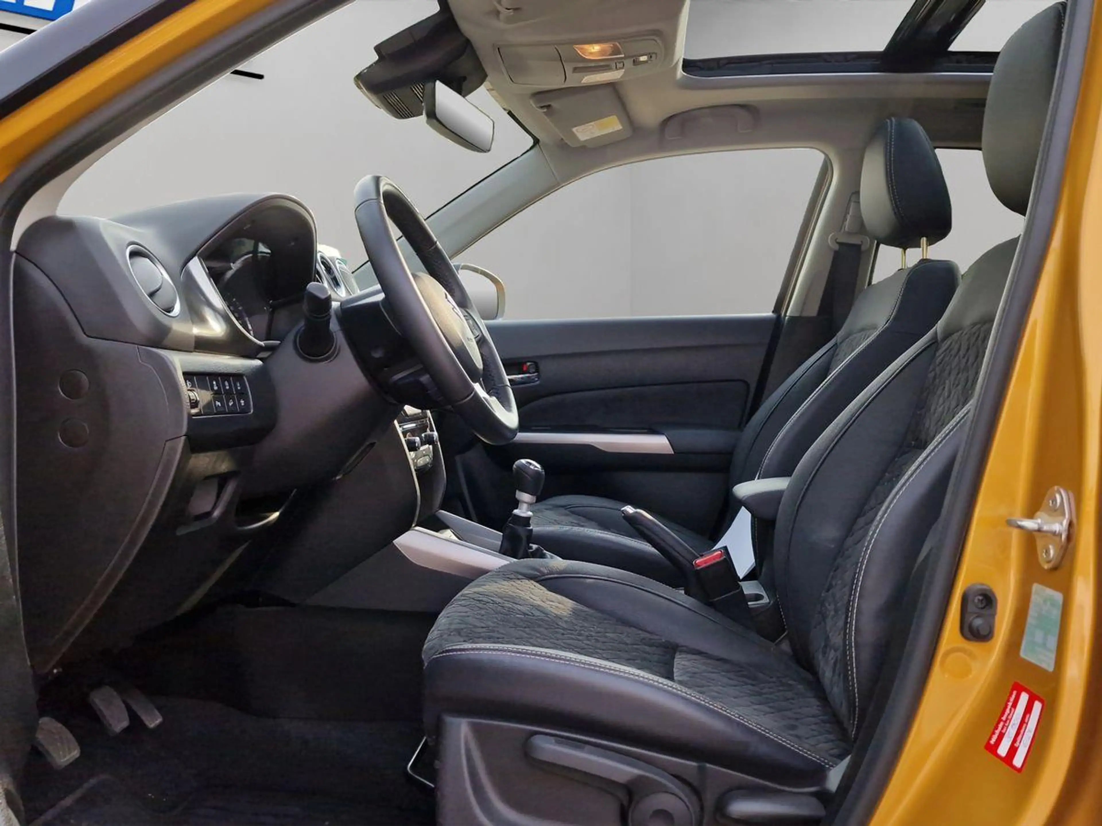 Suzuki Vitara 1.4 Hybrid Comfort+ AllGrip — photo 13