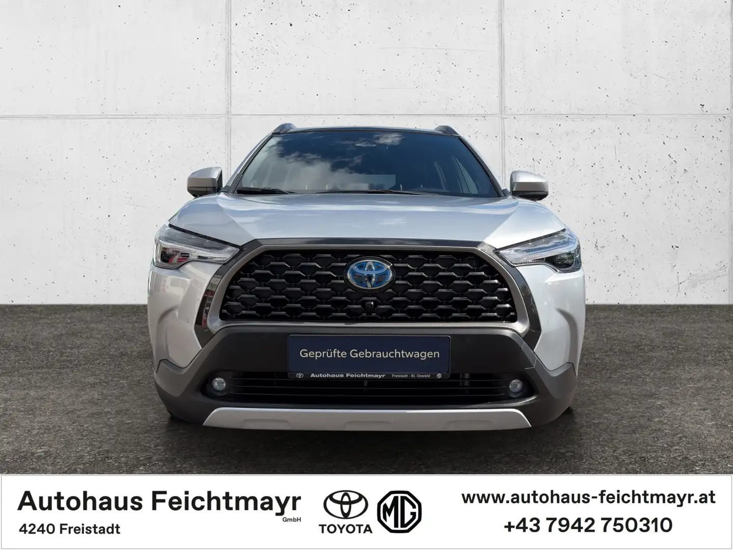 Toyota Corolla Cross 2,0 Hybrid Lounge AWD Silber - 2