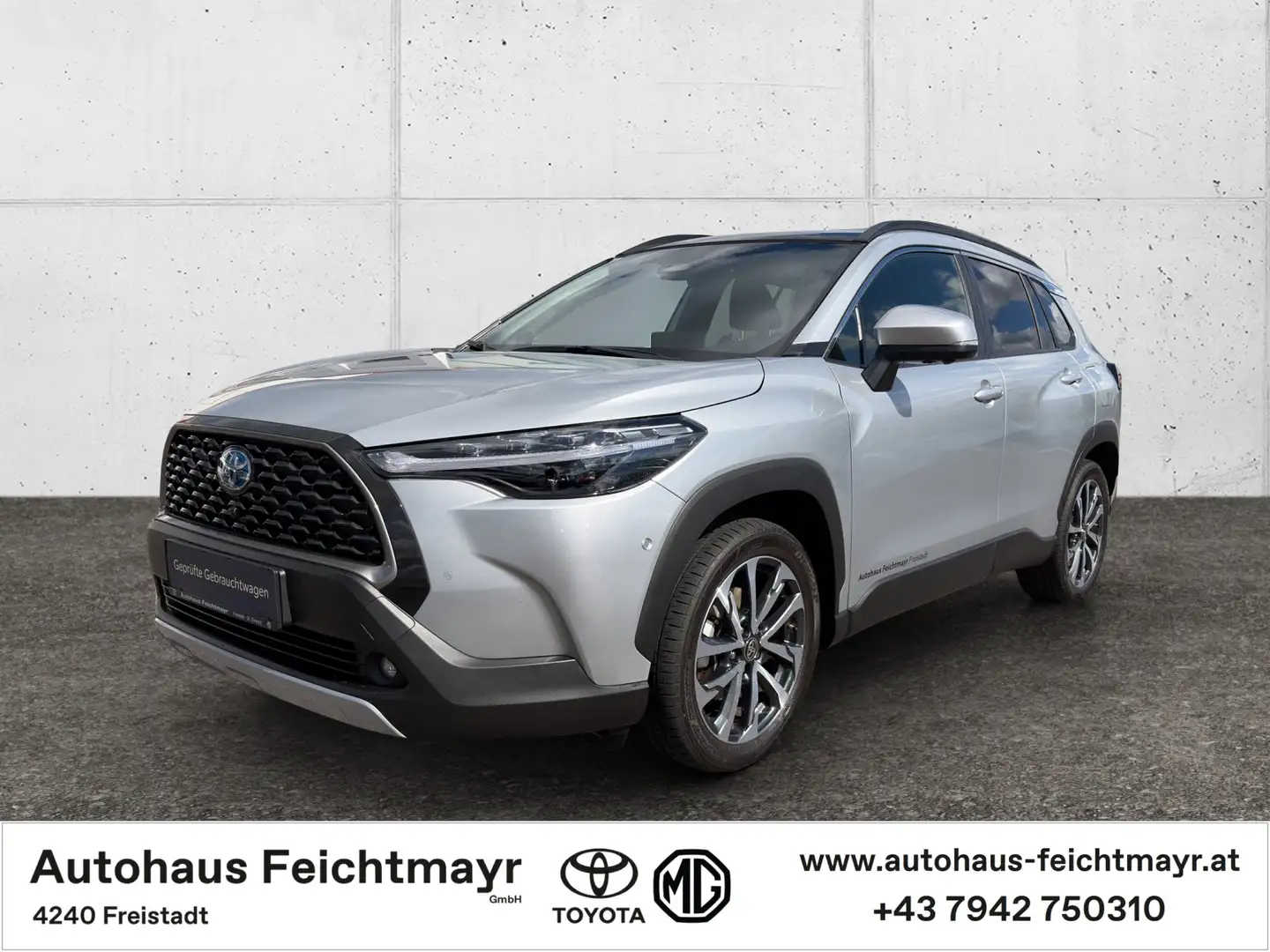 Toyota Corolla Cross 2,0 Hybrid Lounge AWD Silber - 1