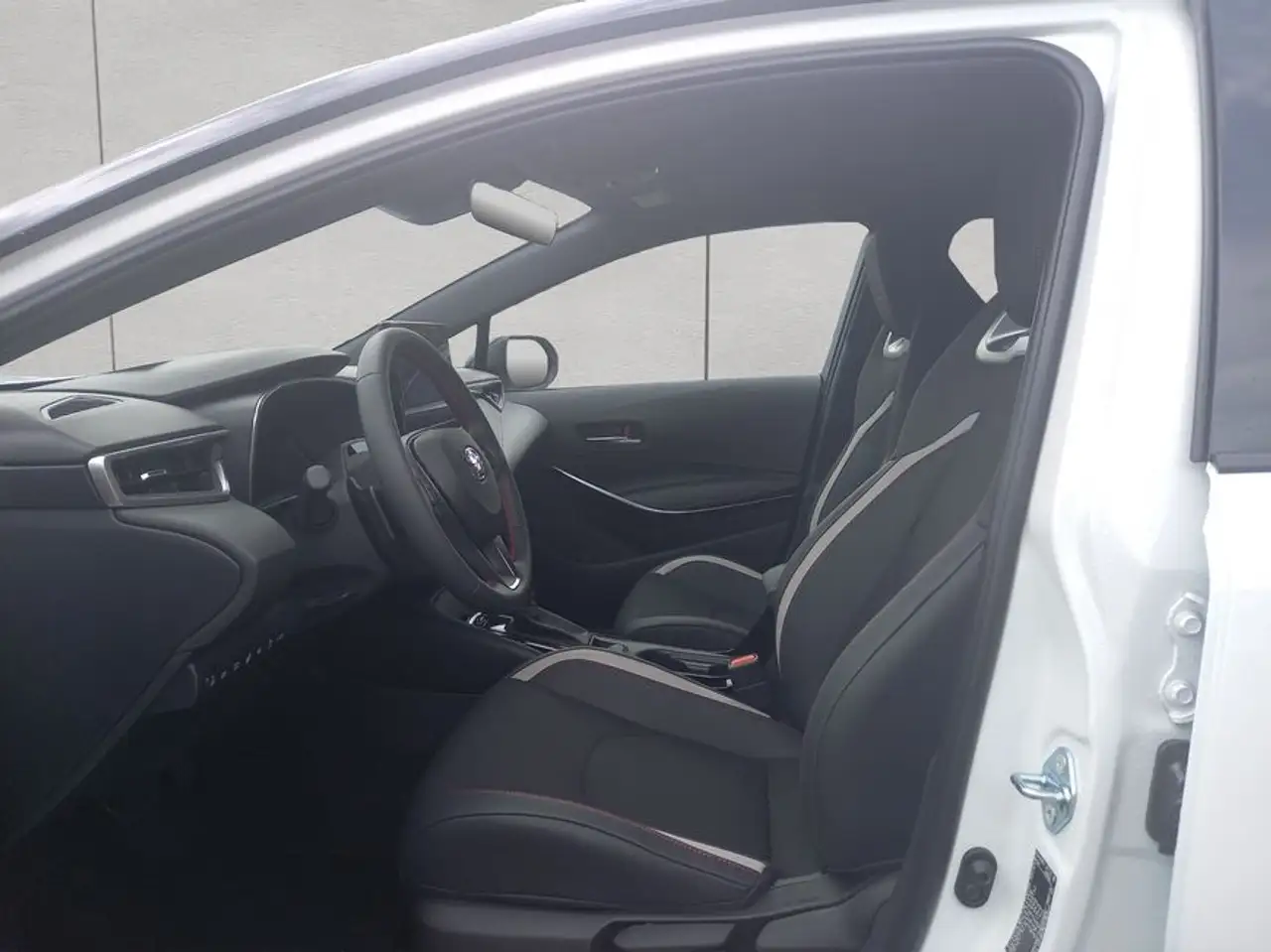Toyota Corolla 2.0 Hybrid Touring Sports GR Sport 10