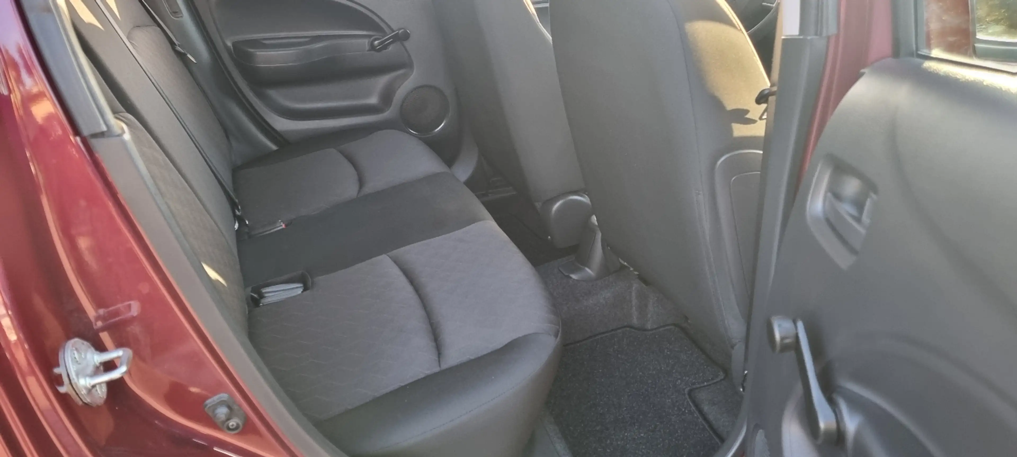 Mitsubishi Space Star Spirit 1.2 5-Gang 3 Jahre Garantie — photo 8