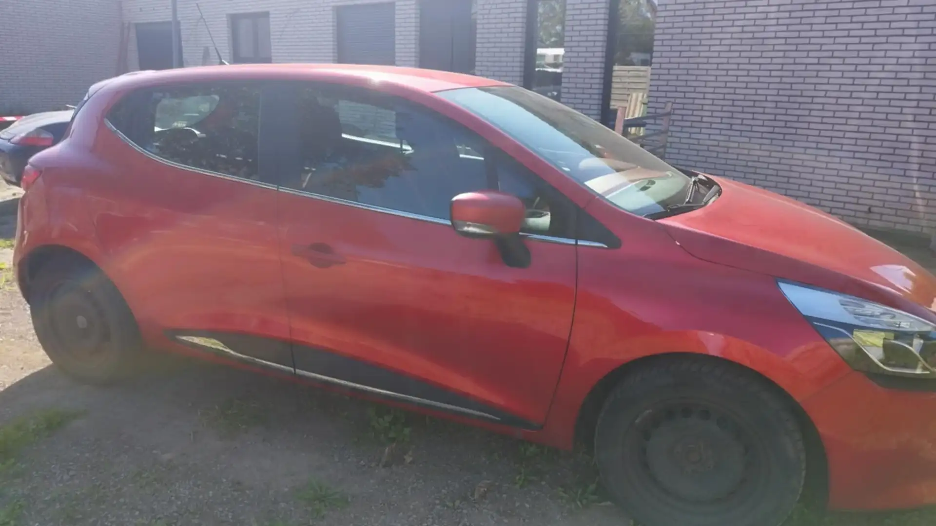 Renault Clio 0.9 TCe Energy Iconic - 1