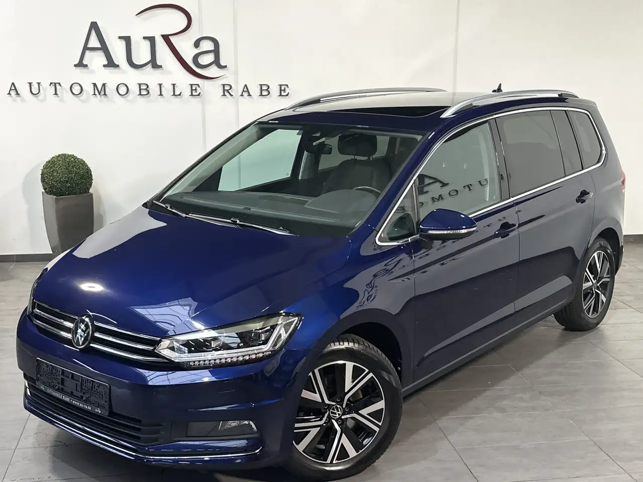 Volkswagen Touran 1.5 TSI DSG HL 7-Sitzer NAV+LED+KAM+PANO 2