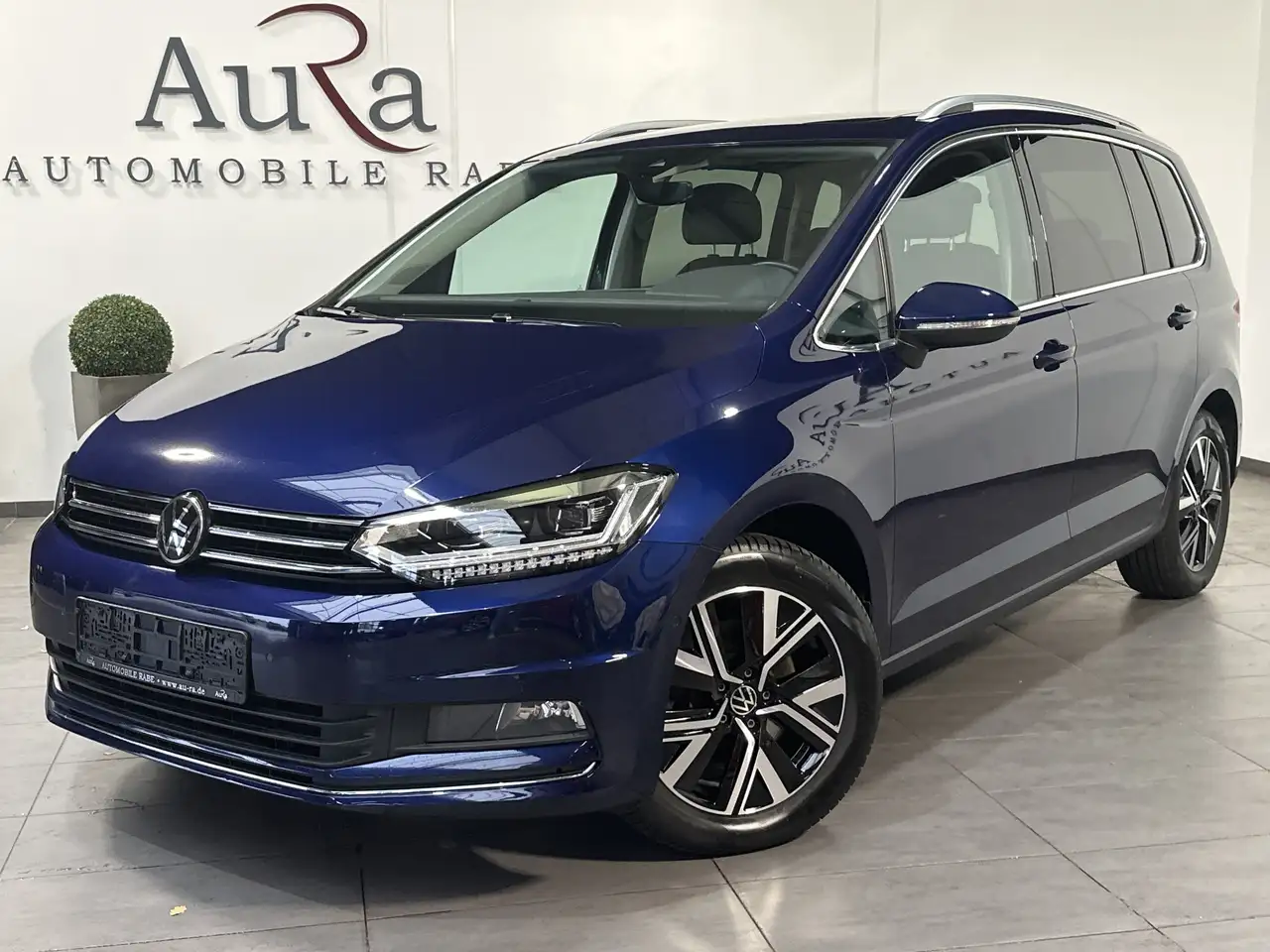 Volkswagen Touran 1.5 TSI DSG HL 7-Sitzer NAV+LED+KAM+PANO