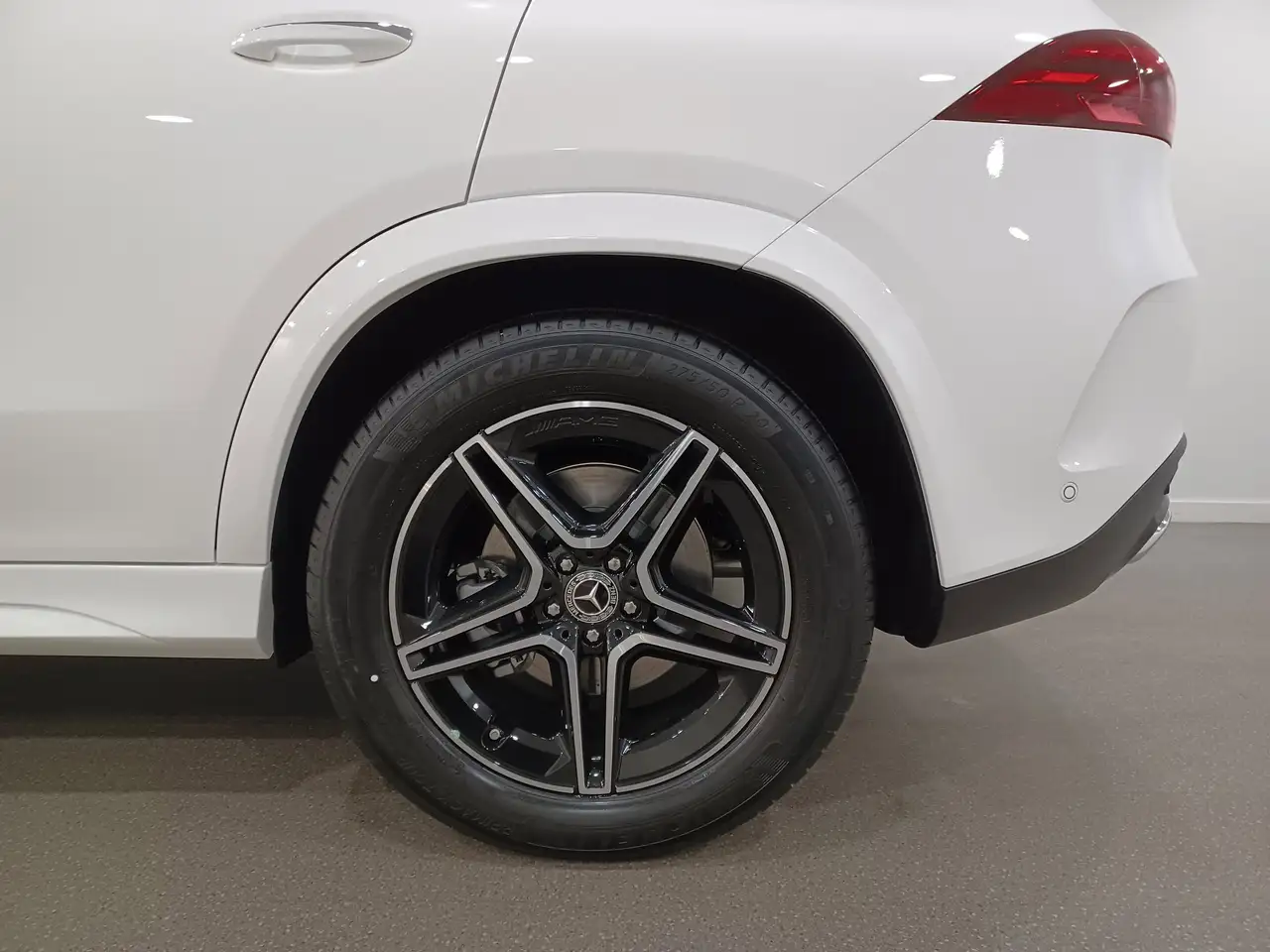 Mercedes-Benz GLE снимка Mercedes-Benz GLE