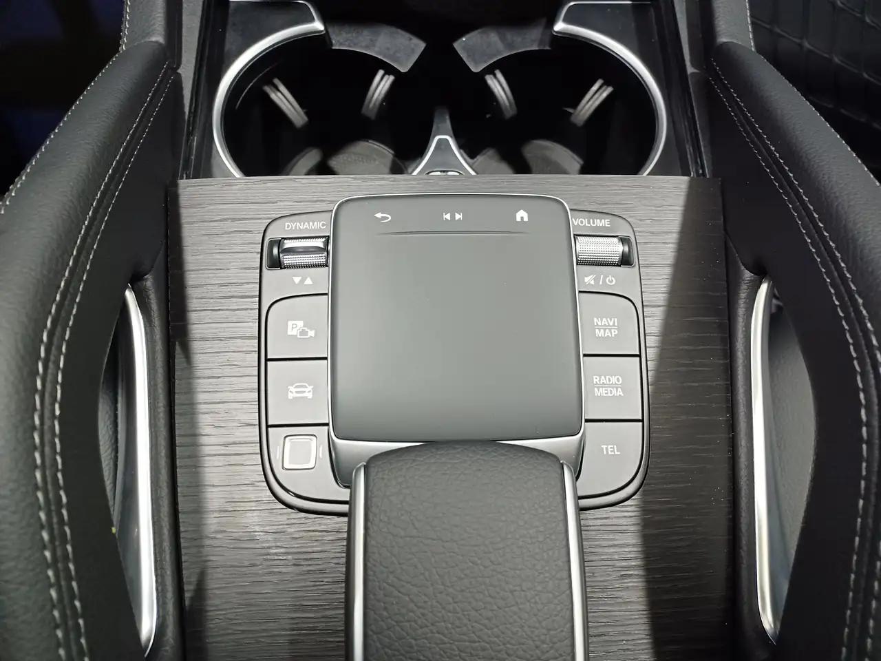 Mercedes-Benz GLE снимка Mercedes-Benz GLE