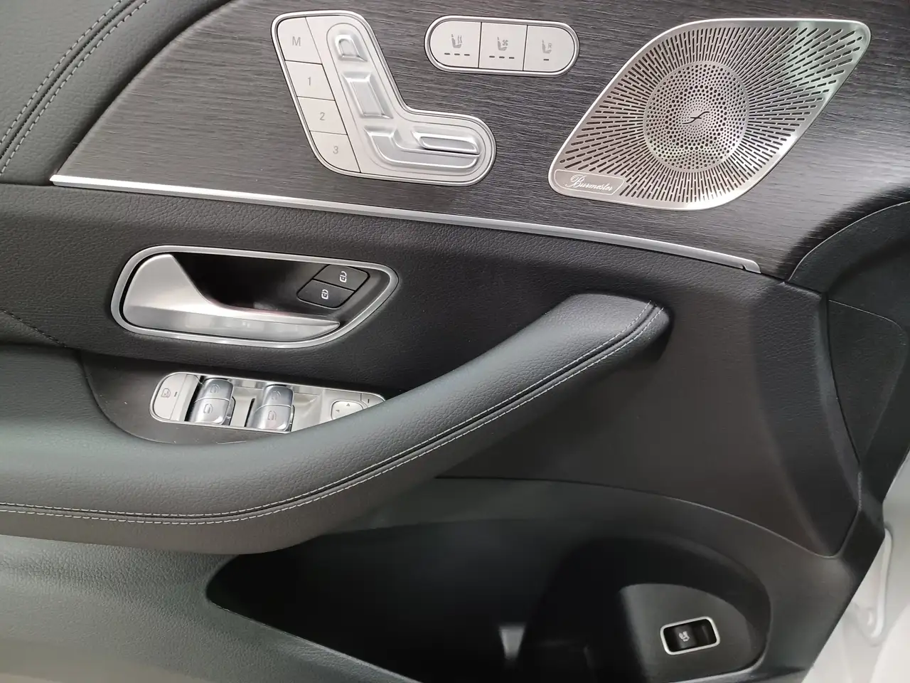 Mercedes-Benz GLE снимка Mercedes-Benz GLE