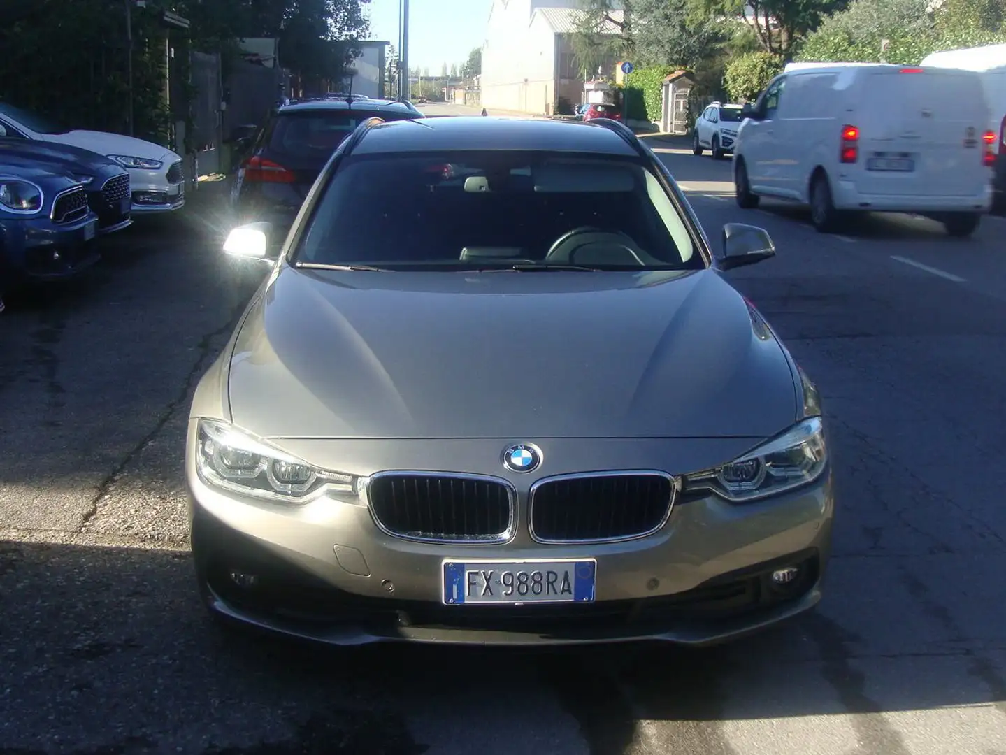 BMW 320 Touring Business Advantage auto euro 6 Or - 1
