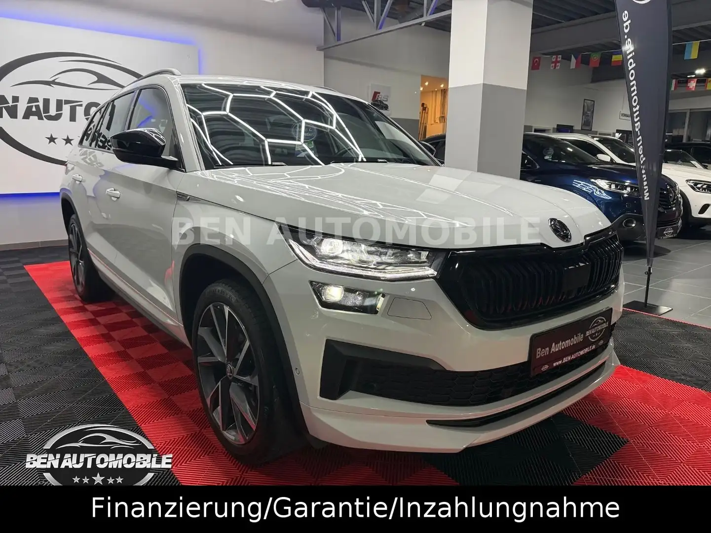 Skoda Kodiaq 2.0 TDI Sportline *AHK*LED*7-Sitzer* Wit - 1