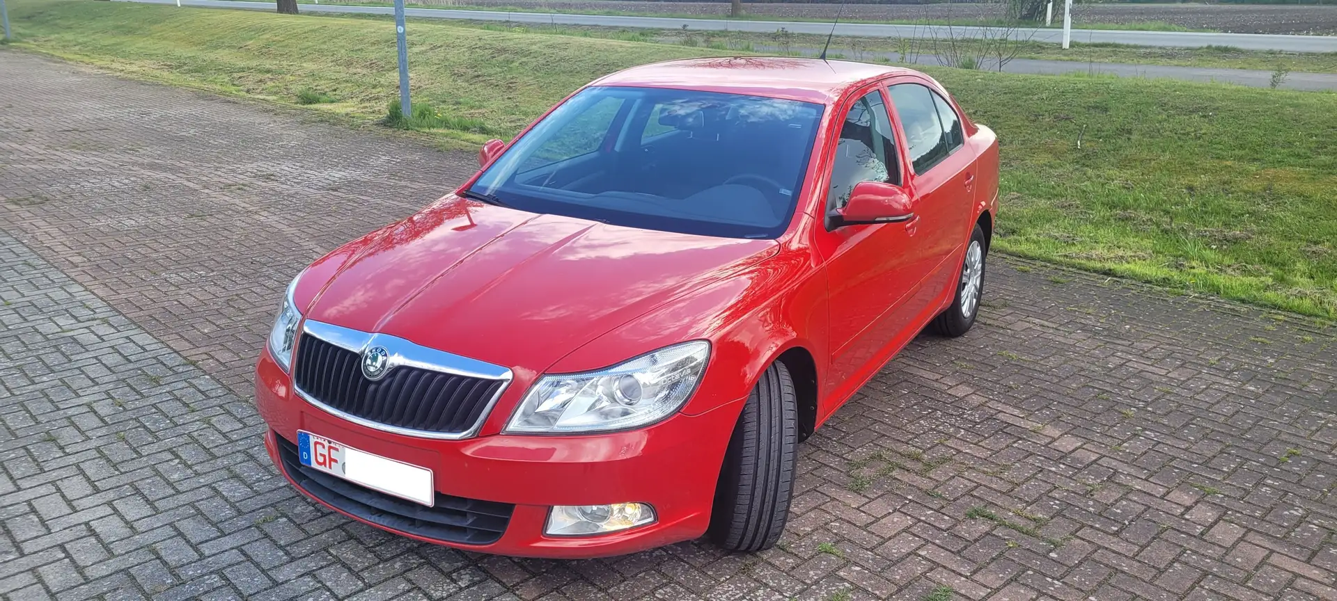 Skoda Octavia AHK TÜV & INSPEKTION NEU Rot - 1