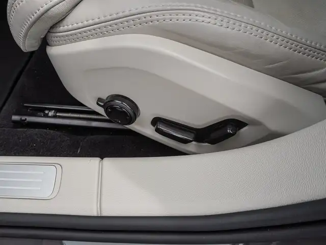Volvo V60 Cross Country view 15