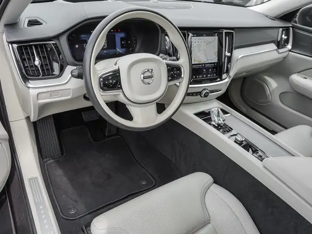 Volvo V60 Cross Country view 10