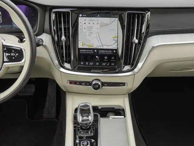 Volvo V60 Cross Country view 13