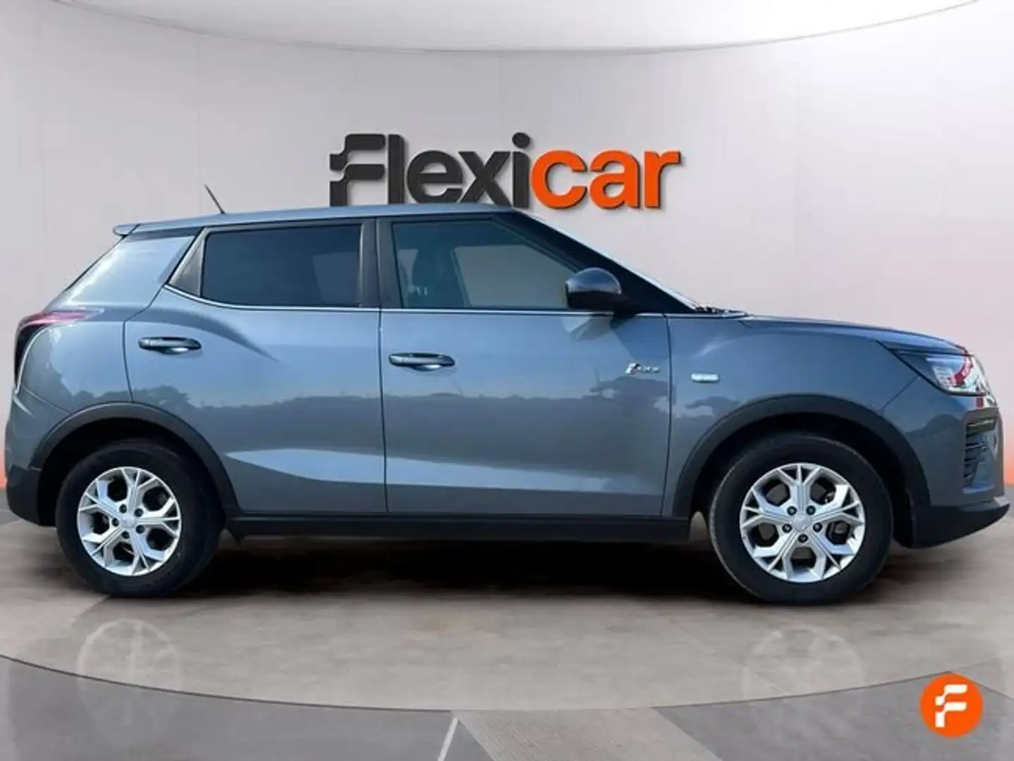 SsangYong Tivoli G15 Urban Plus 4x4 Gris - 2