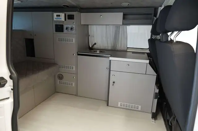 Volkswagen California view 21