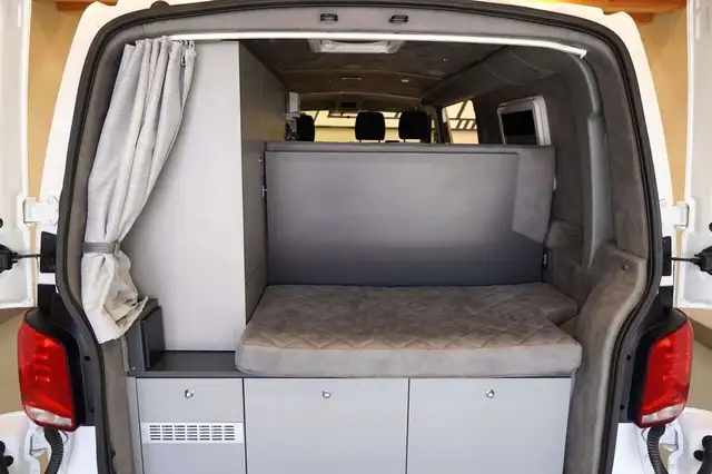 Volkswagen California view 19