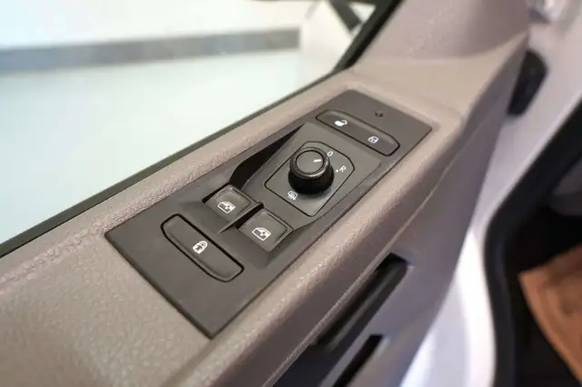 Volkswagen California view 16