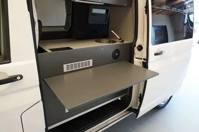 Volkswagen California view 17