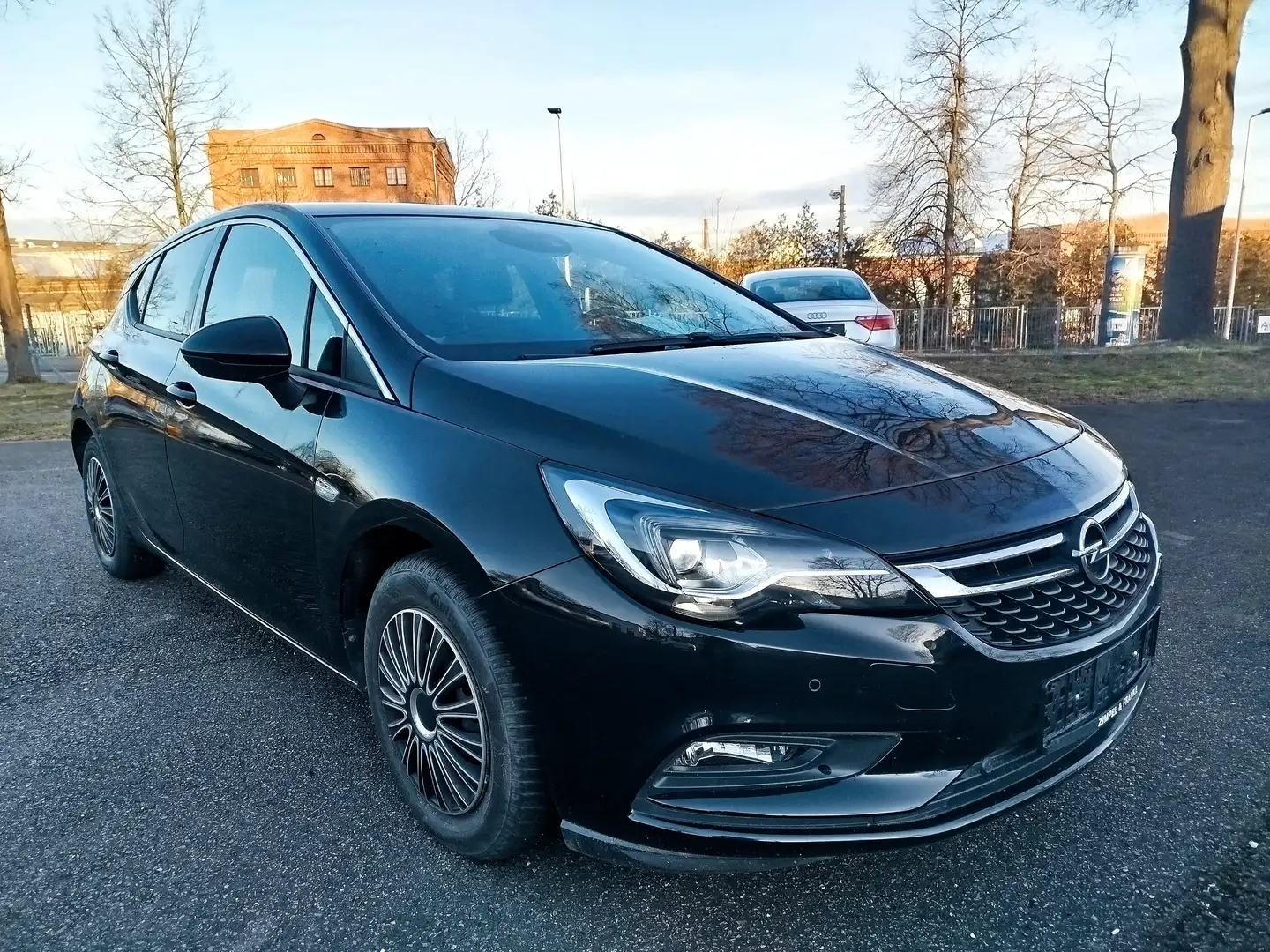 Opel Astra Innovation (TOP ZUSTAND 1 HAND) Schwarz - 1
