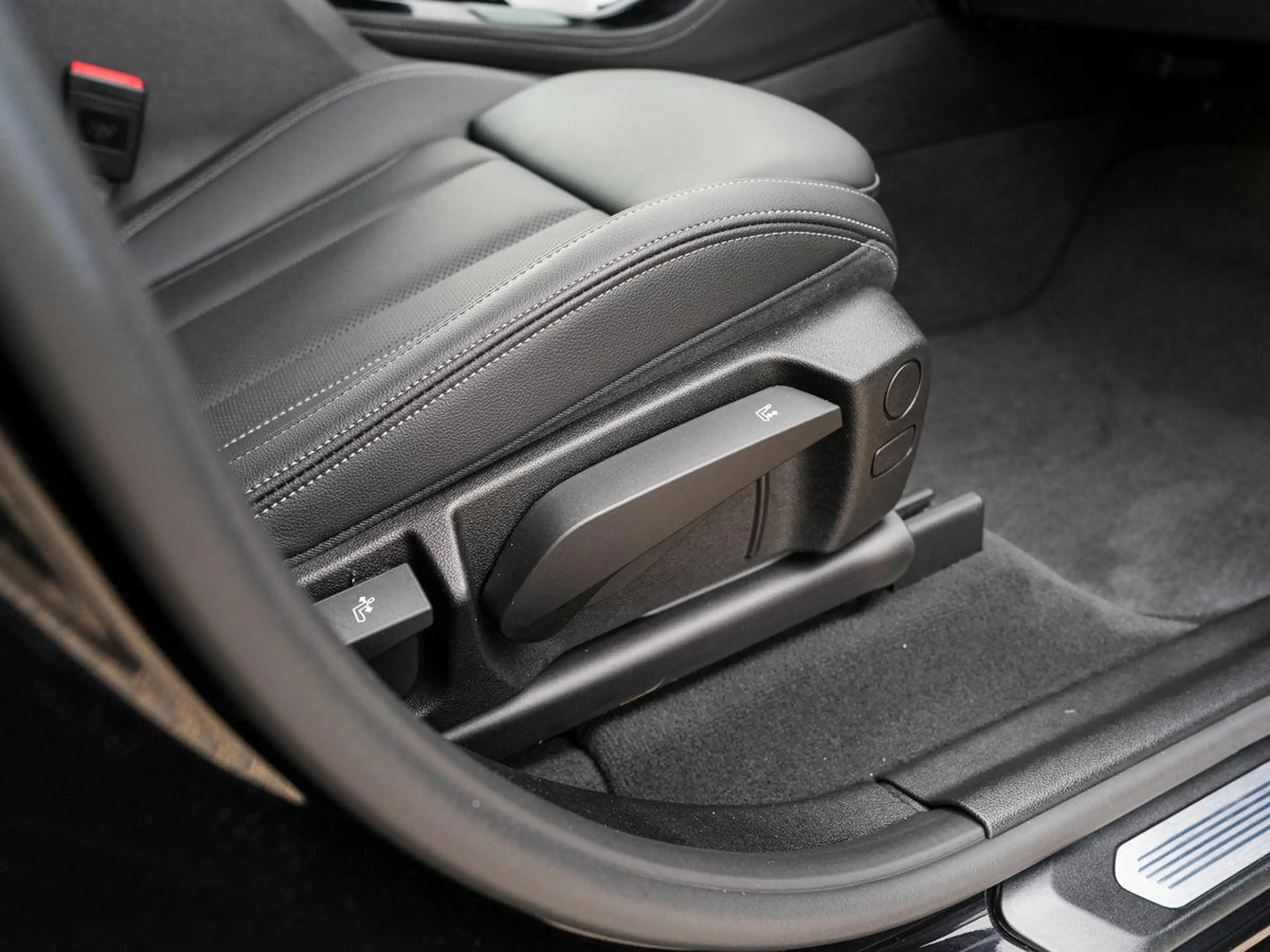BMW X4 xDrive20d M-Sport StdHz AHK PANO ACC Laser HuD — photo 10