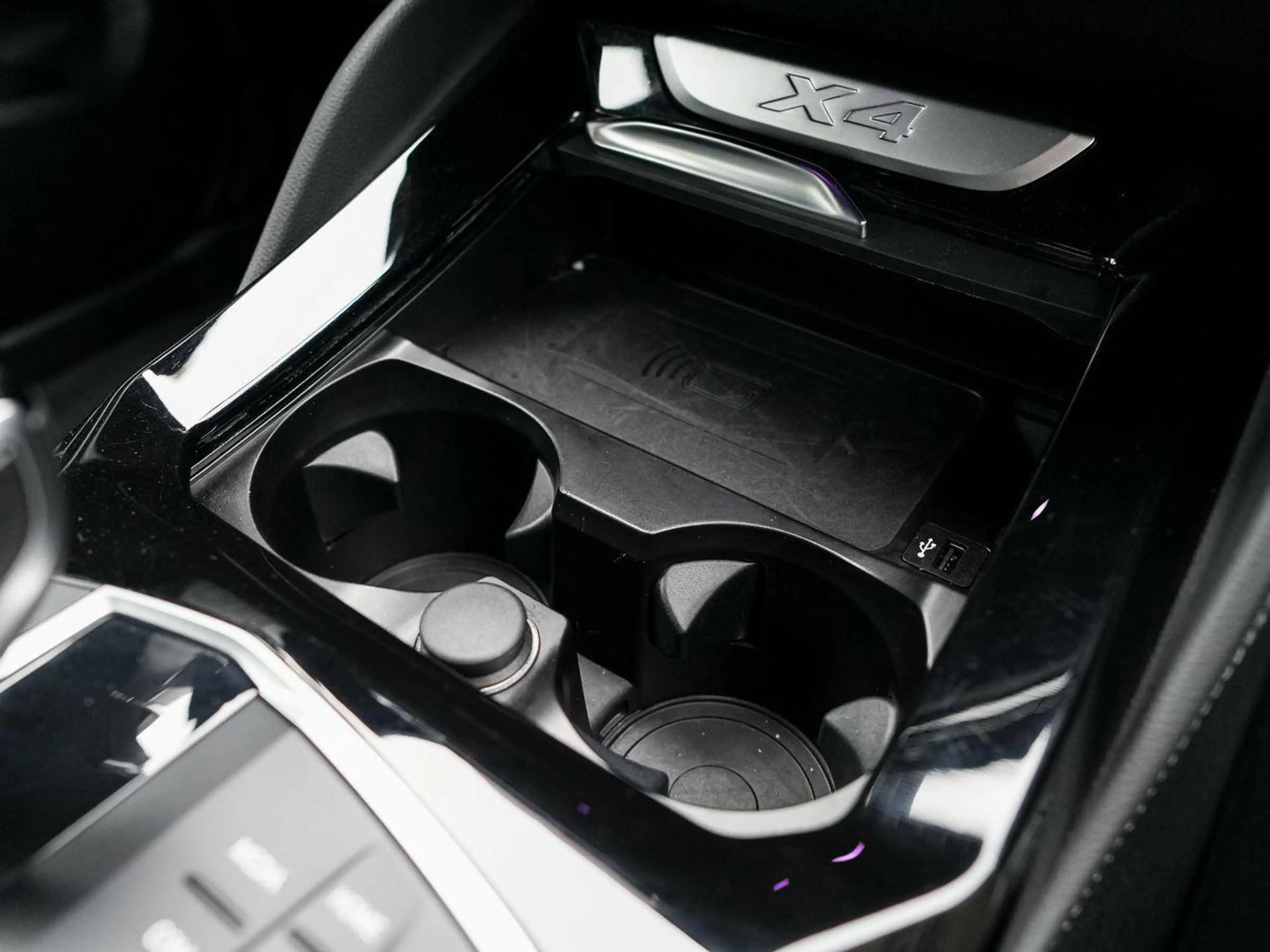 BMW X4 xDrive20d M-Sport StdHz AHK PANO ACC Laser HuD — photo 15