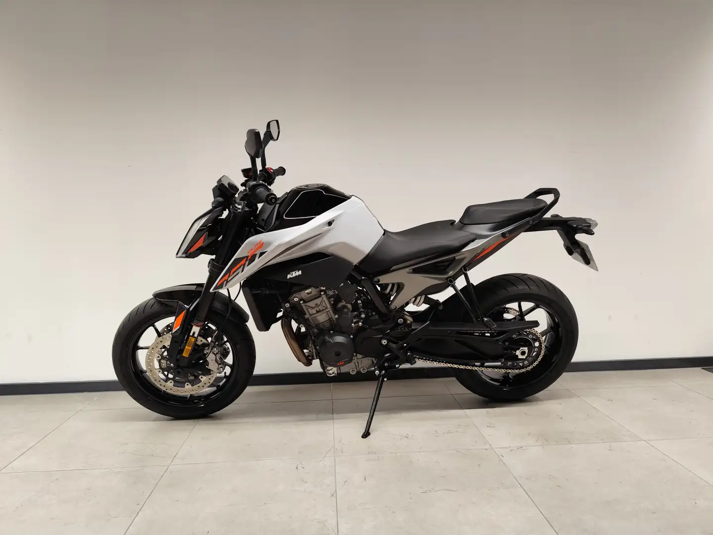 KTM 790 Duke Noir - 1