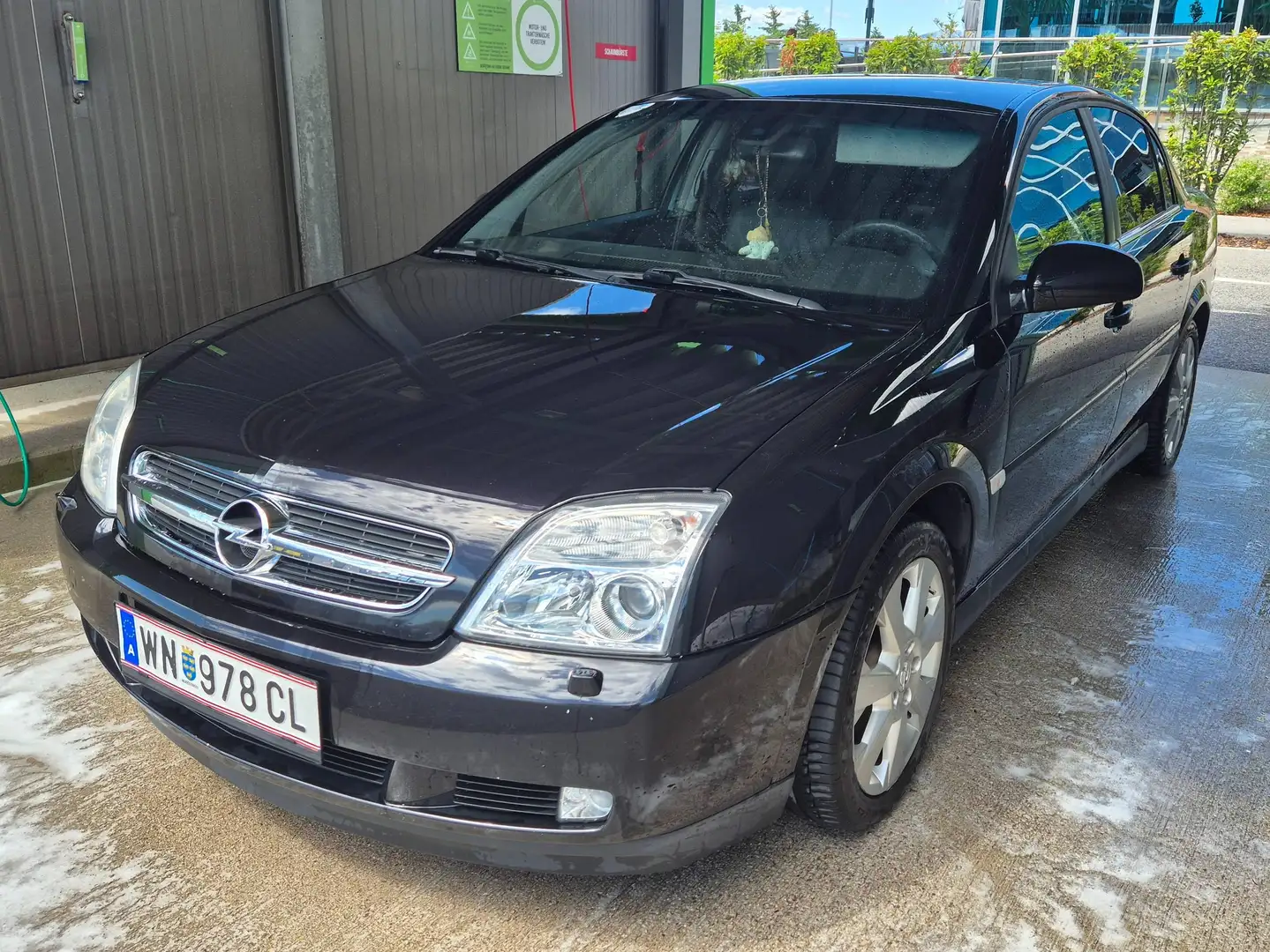 Opel Vectra Schwarz - 1