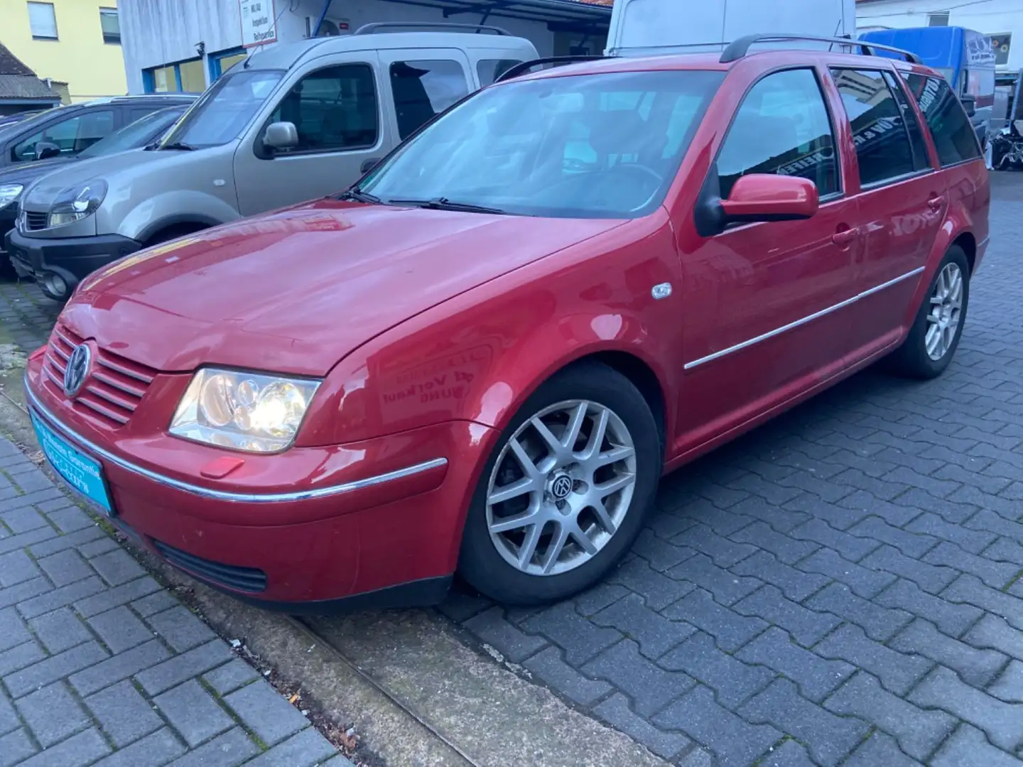 Volkswagen Bora Variant Special 2.HAND, AUTOMATIK+XENON+PDC Rood - 2