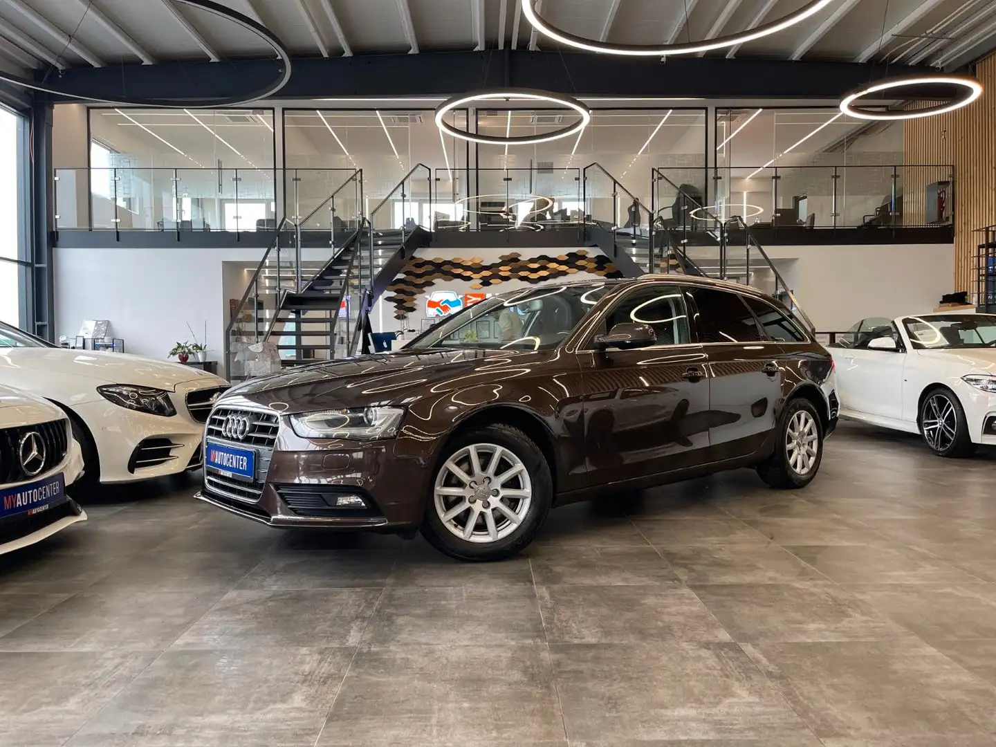 Audi A4 Avant Attraction *Klima*Xenon*Navi* Braun - 1
