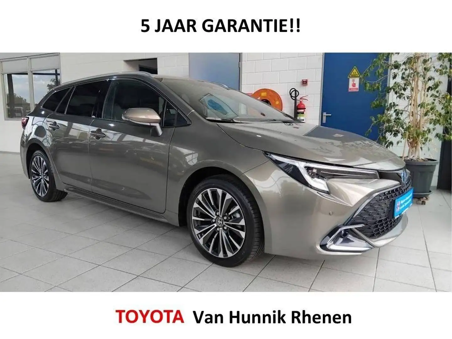 Toyota Corolla Touring Sports 1.8 140 Style | Navi | Stoel en stu - 1