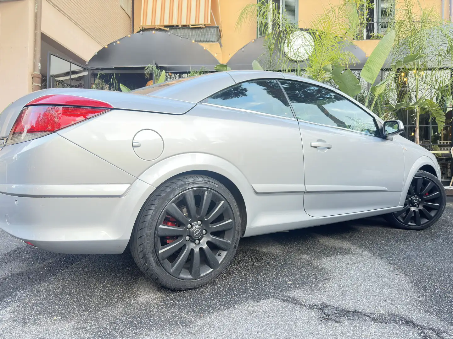 Opel Astra Twin Top 1.6 Turbo Cosmo - 2