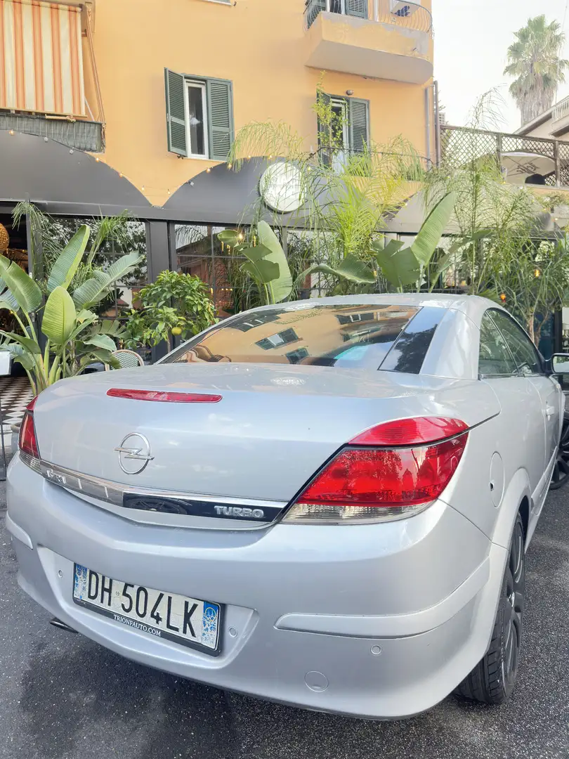 Opel Astra Twin Top 1.6 Turbo Cosmo - 1