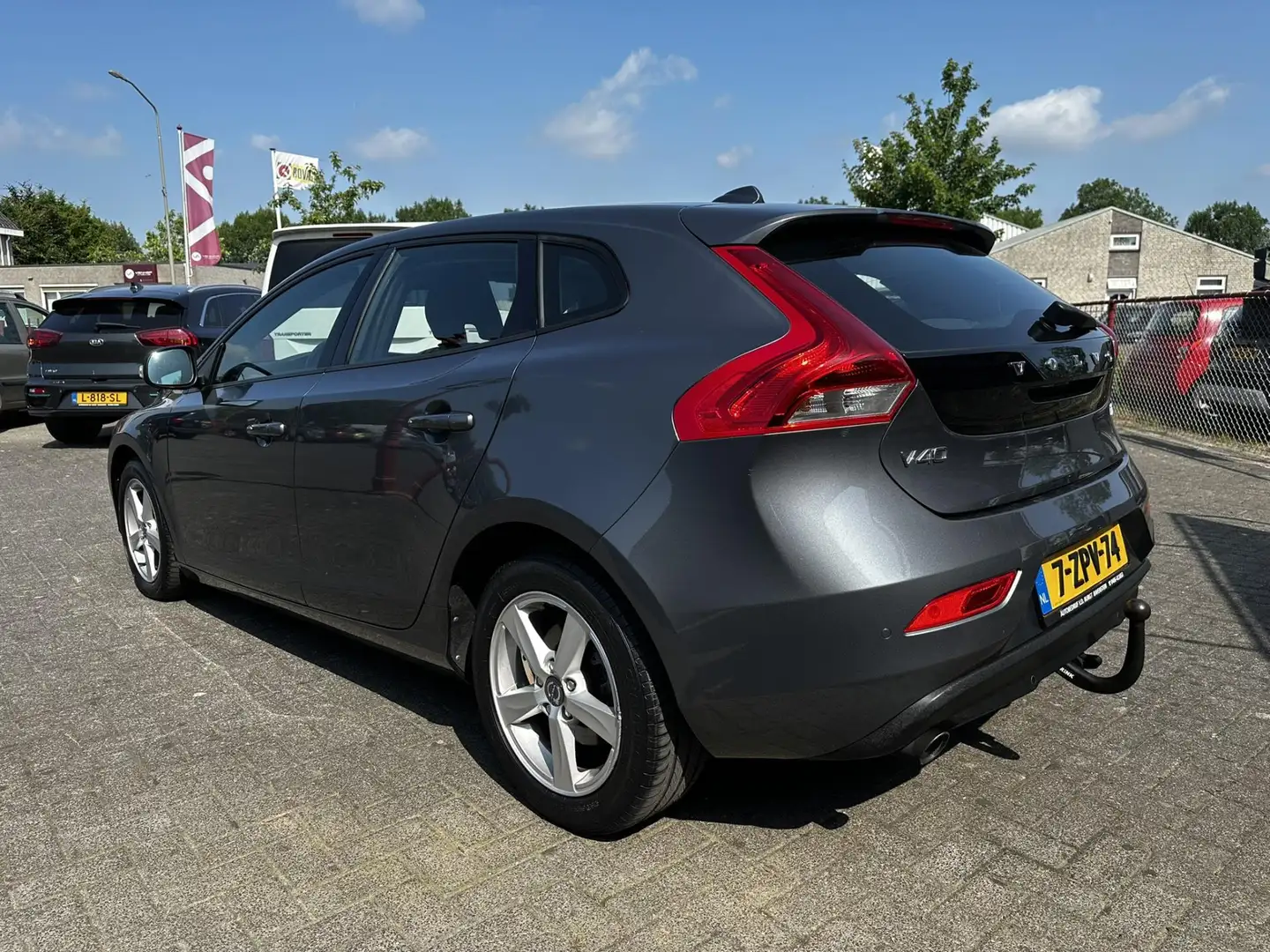 Volvo V40 1.6 T3 Kinetic Panorama | Afn. Trekhaak | Navigati Gris - 2