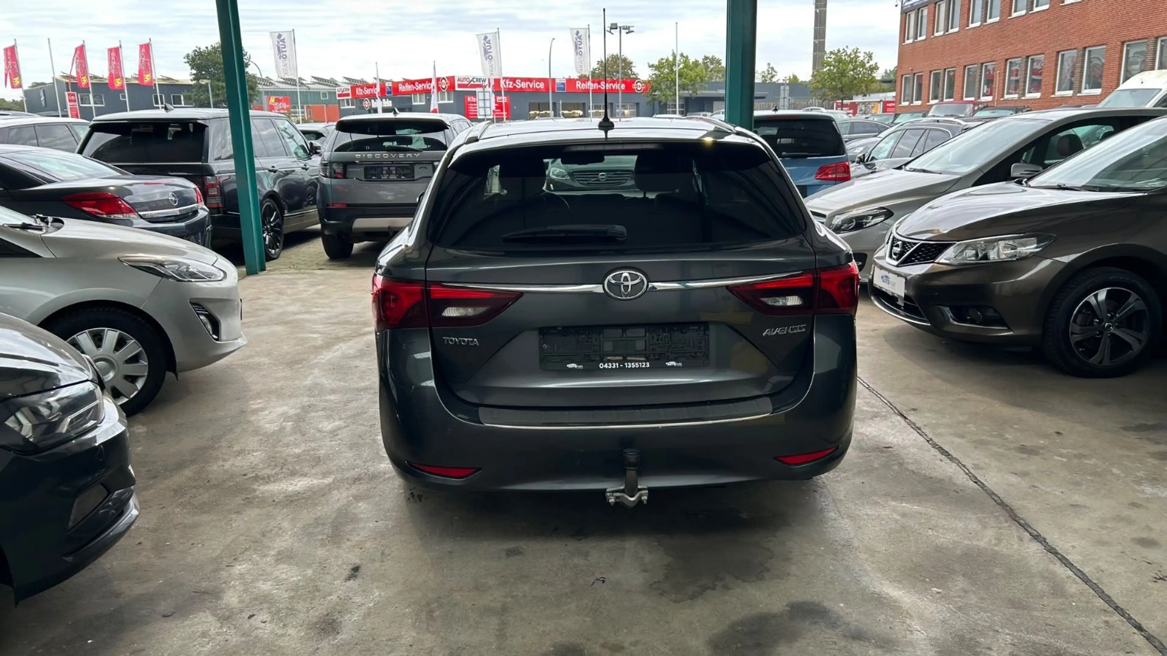 Toyota Avensis Touring Sports Business Edition — photo 3
