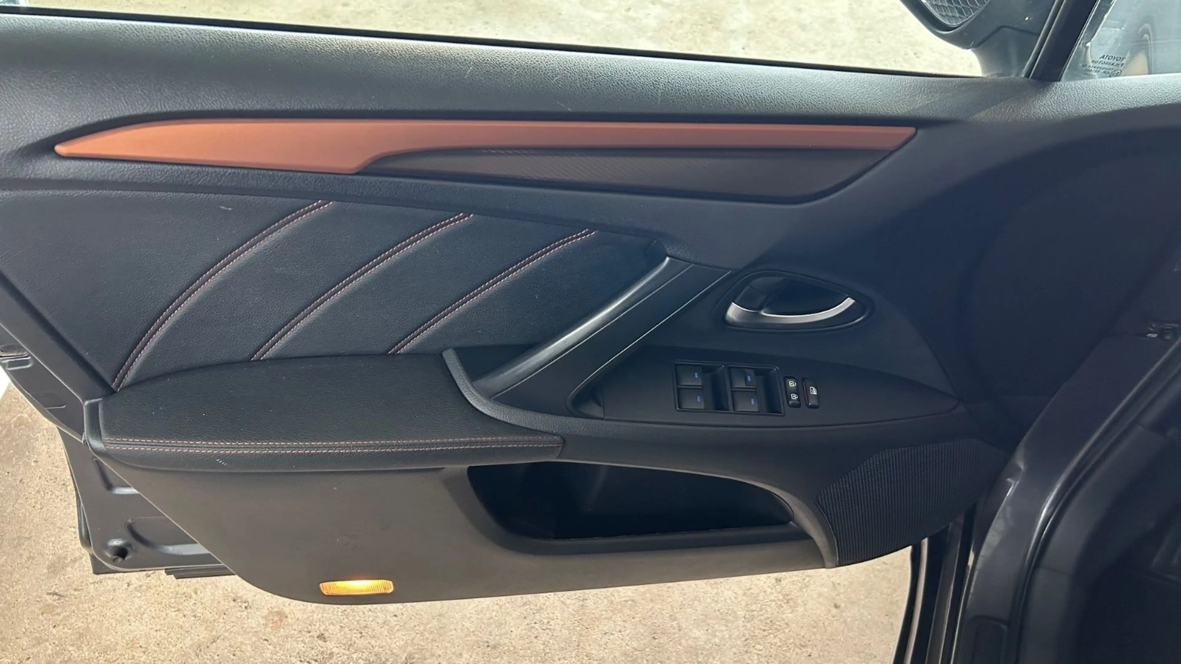 Toyota Avensis Touring Sports Business Edition — photo 15