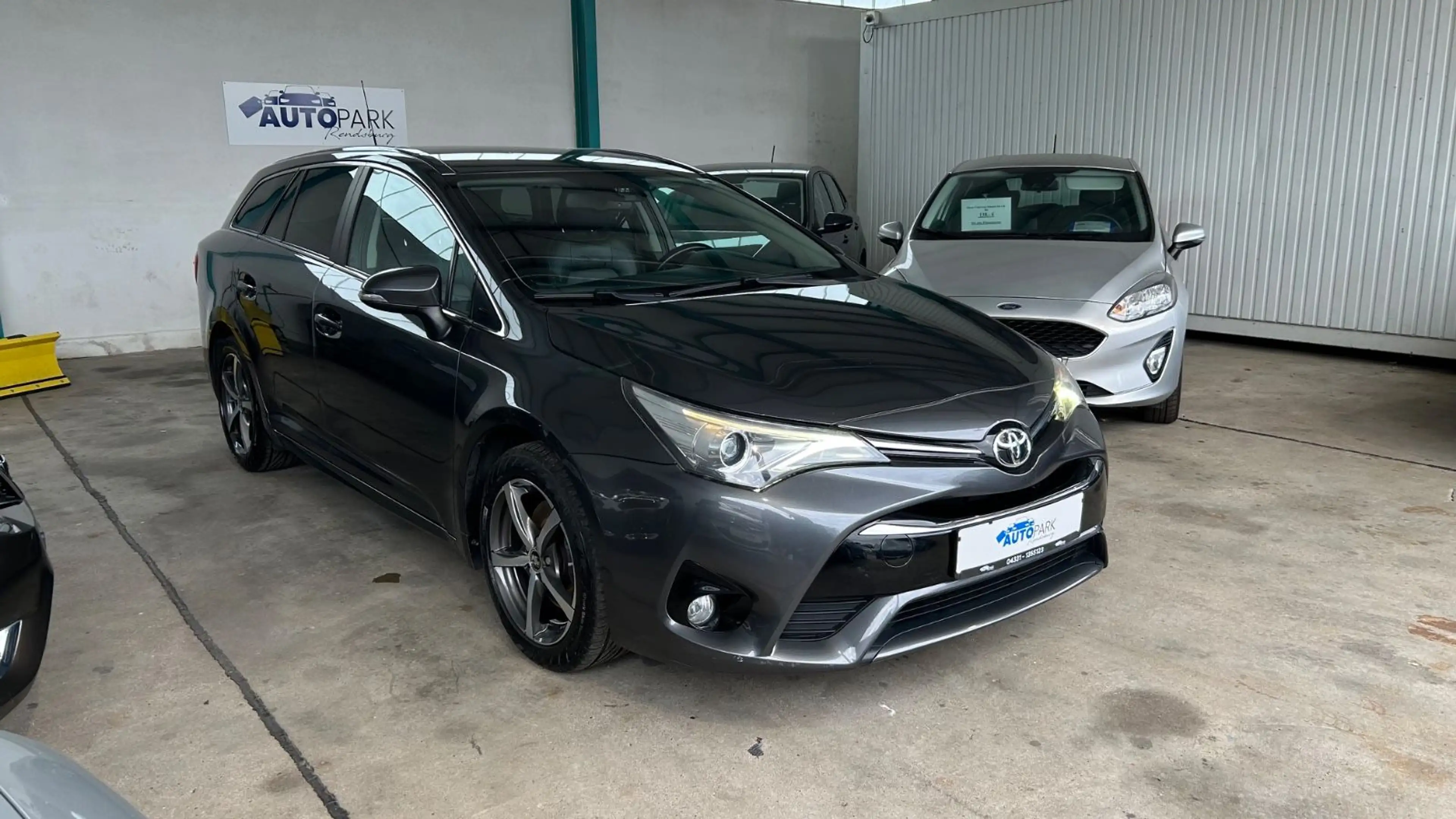 Toyota Avensis Touring Sports Business Edition — photo 5