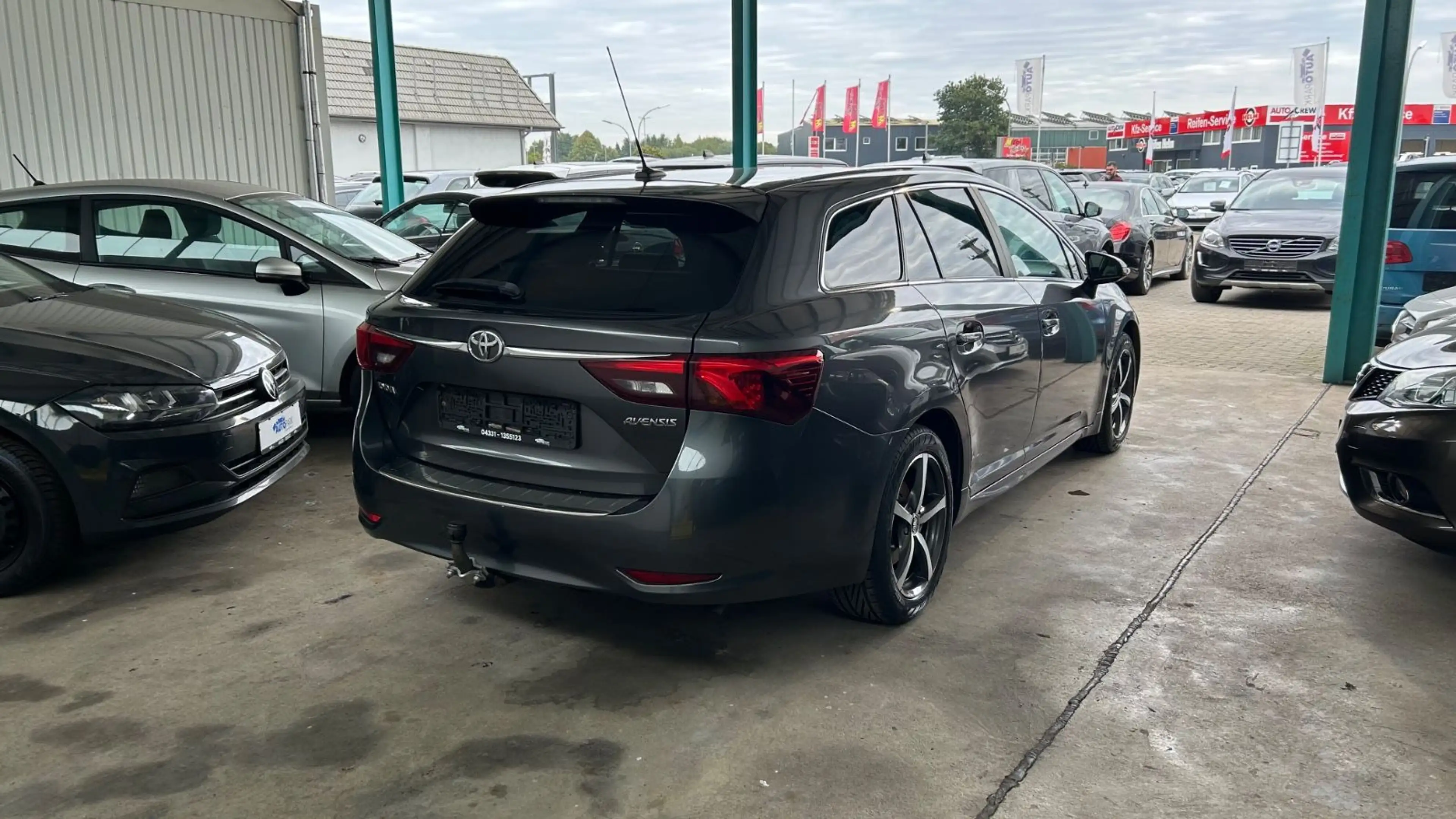 Toyota Avensis Touring Sports Business Edition — photo 4