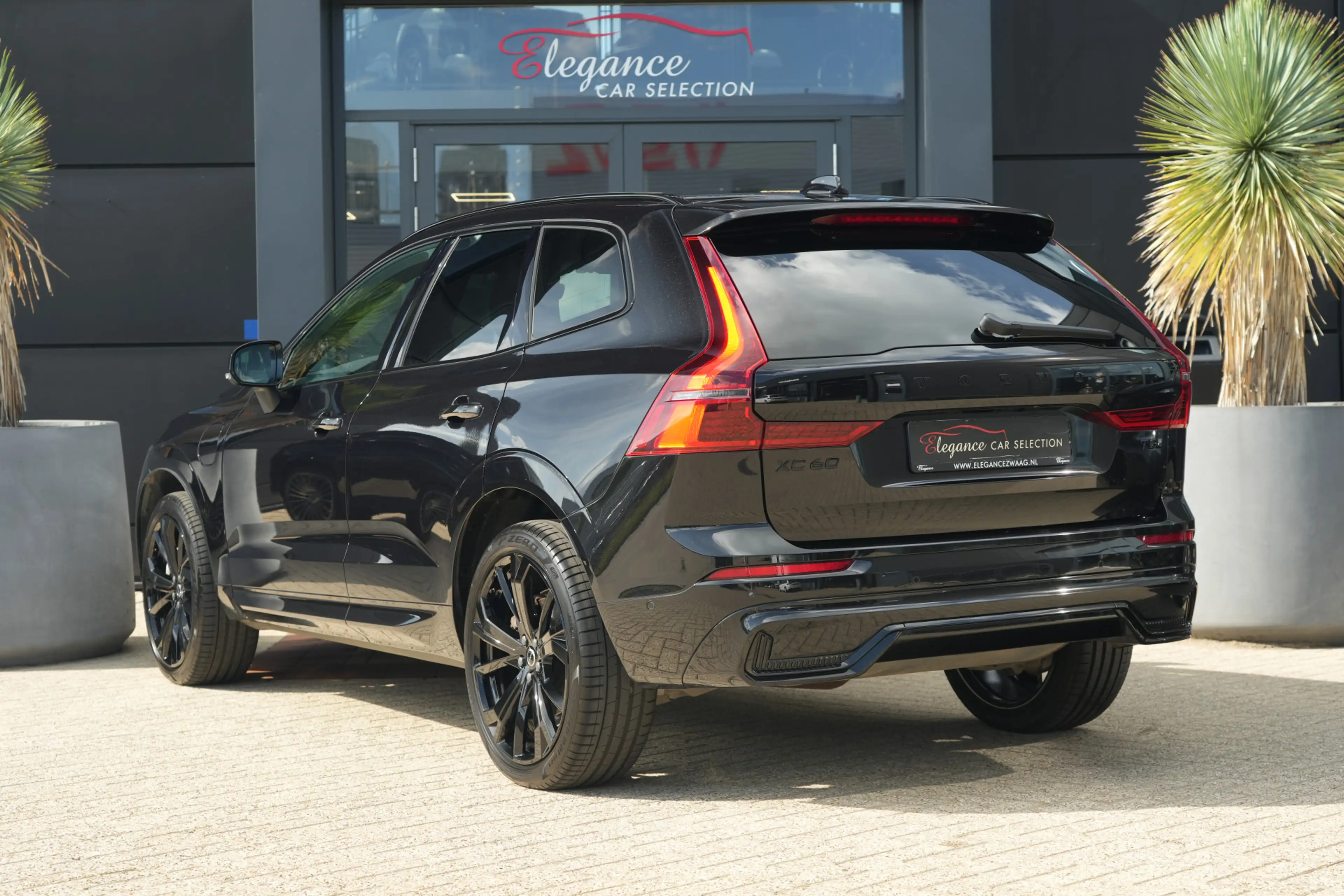 Volvo XC60 2.0 T8 FACELIFT Plug-in hybrid AWD Black Edition | — photo 7