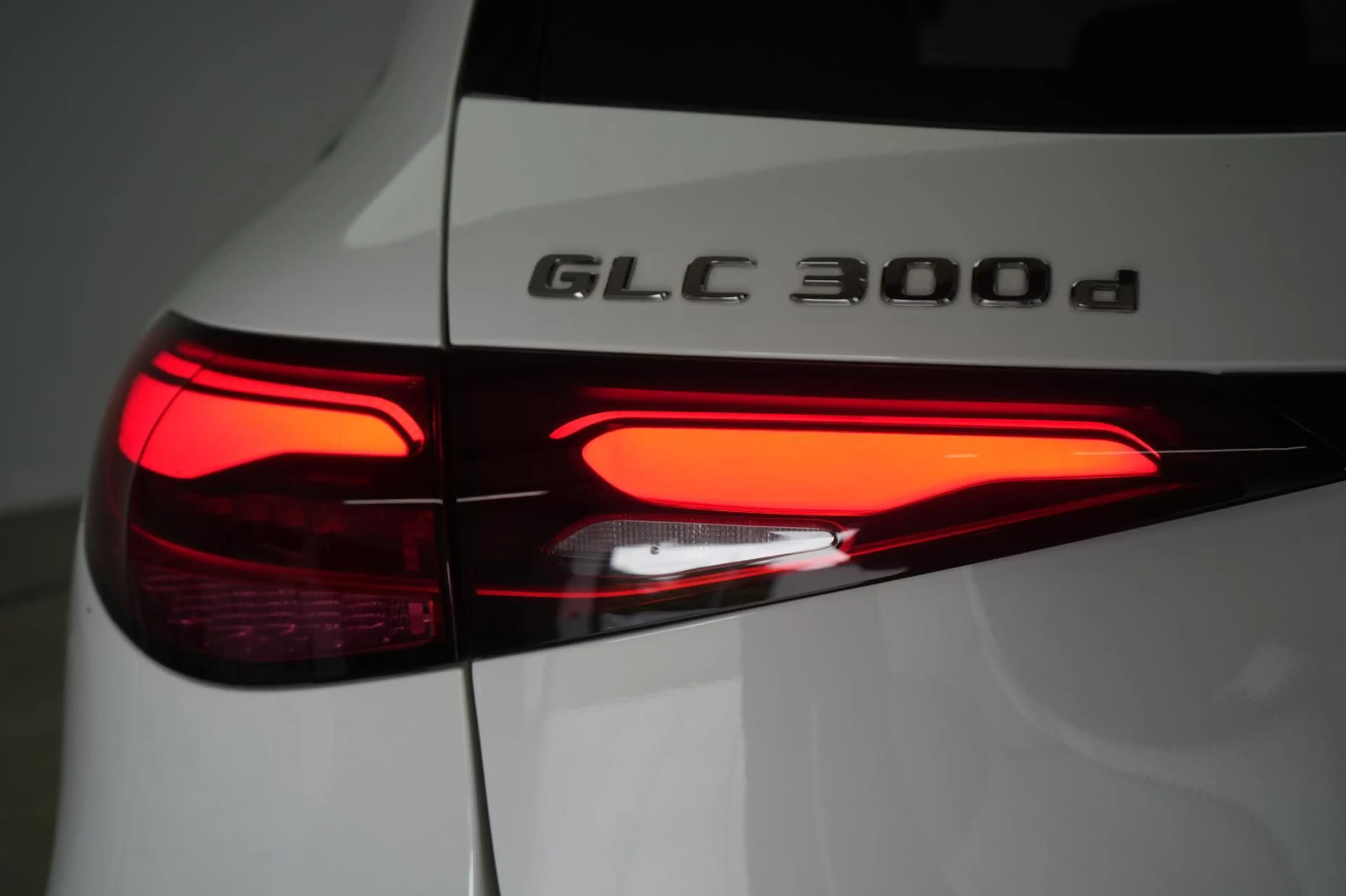 Mercedes-Benz GLC 300 d 4Matic Edition AMG Distronic/Kamera/Bu — photo 13
