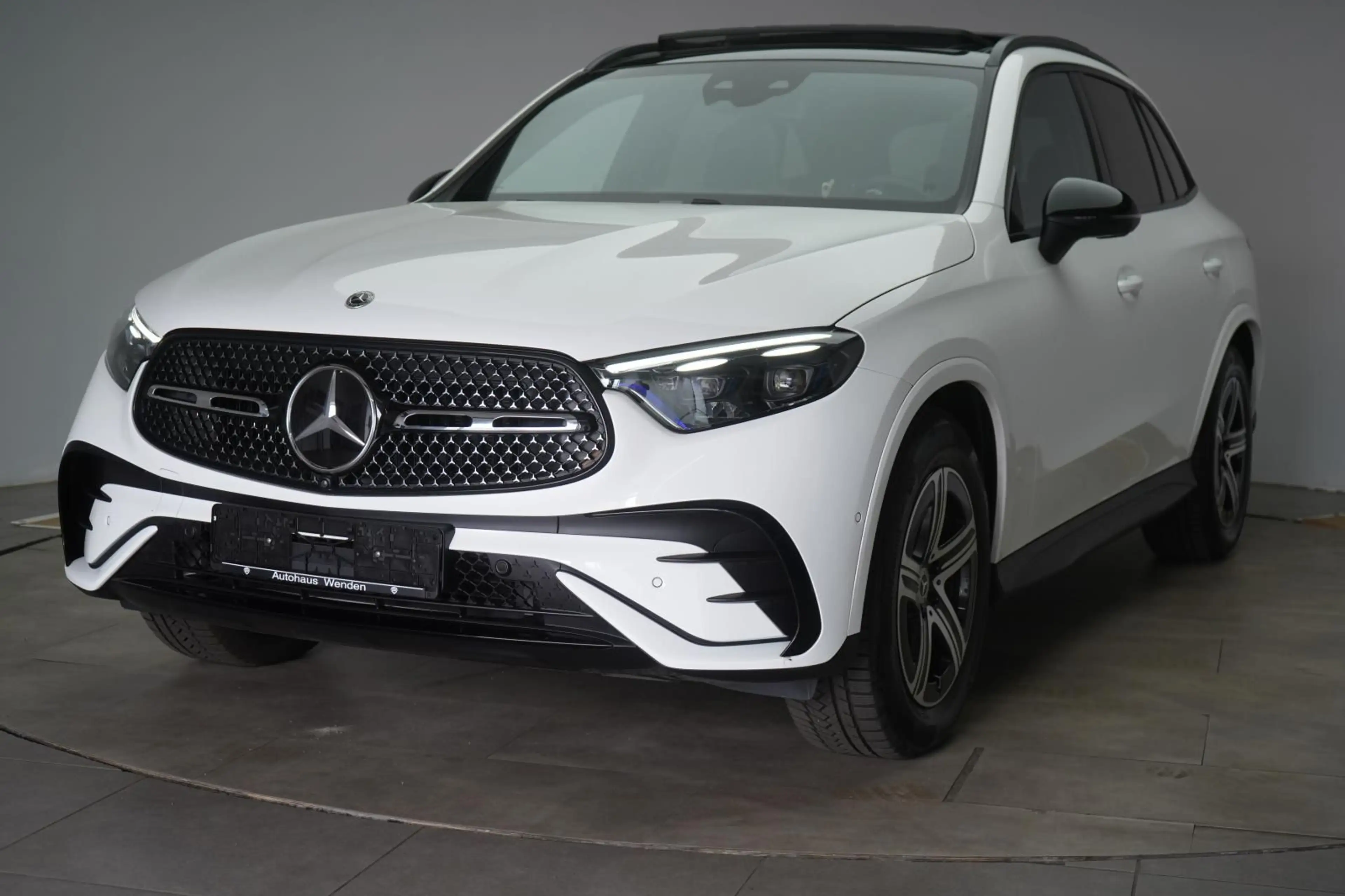 Mercedes-Benz GLC 300 d 4Matic Edition AMG Distronic/Kamera/Bu — photo 3