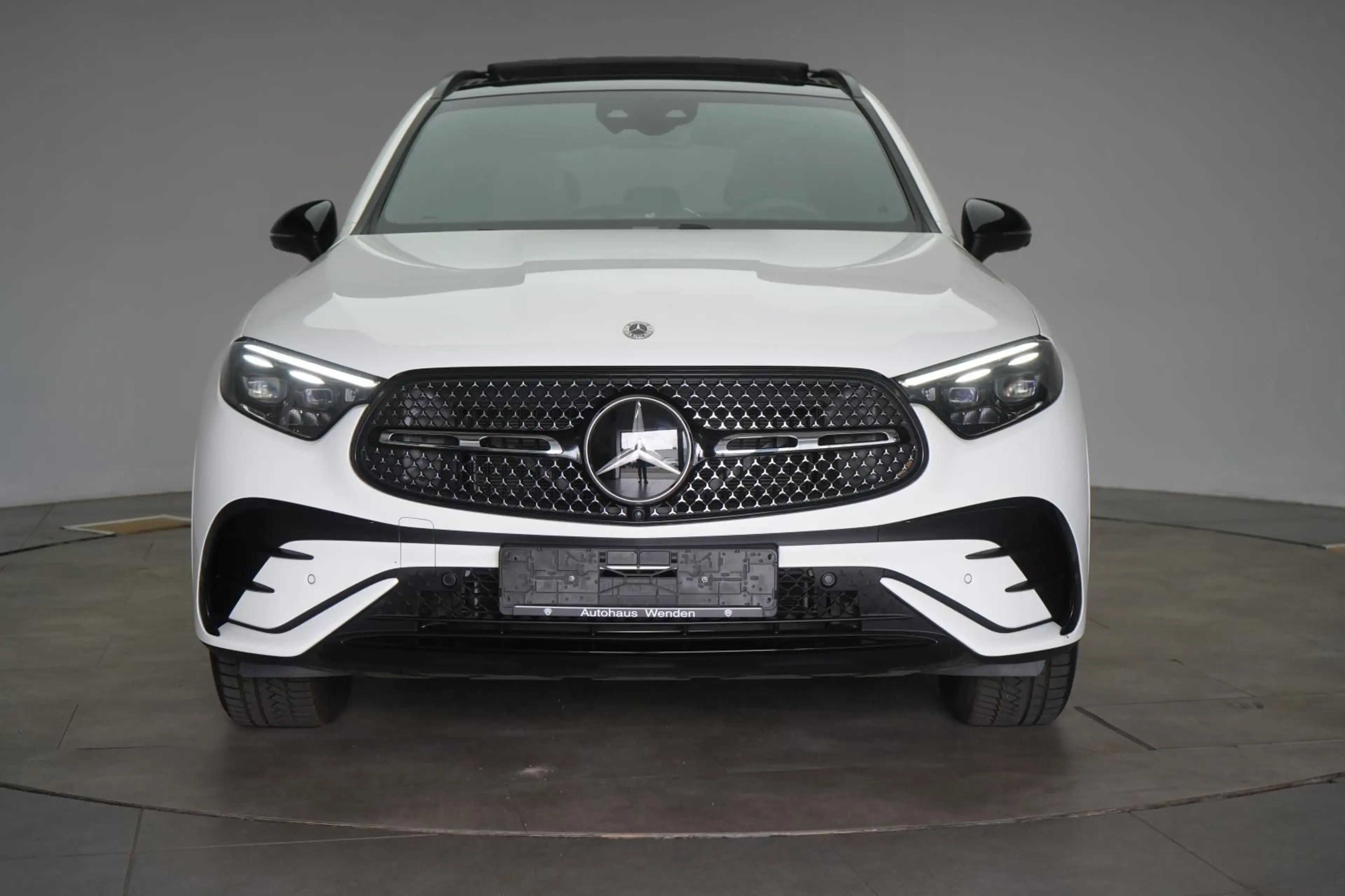 Mercedes-Benz GLC 300 d 4Matic Edition AMG Distronic/Kamera/Bu — photo 2